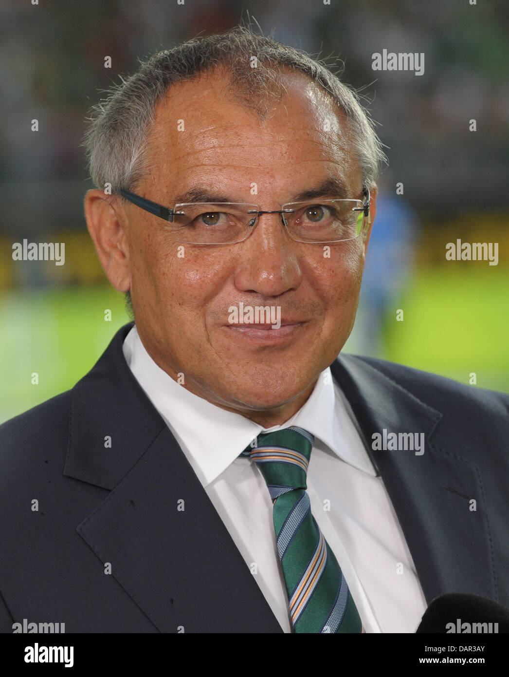 Wolfsburg's head coach Felix Magath is seen during an interview prior to the German Bundesliga match between VfL Wolfsburg and FC Schalke 04 at Volkswagen-Arena in Wolfsburg, Germany, 11 September 2011. Photo: PETER STEFFEN   (ATTENTION: EMBARGO CONDITIONS! The DFL permits the further utilisation of the pictures in IPTV, mobile services and other new technologies only no earlier th Stock Photo