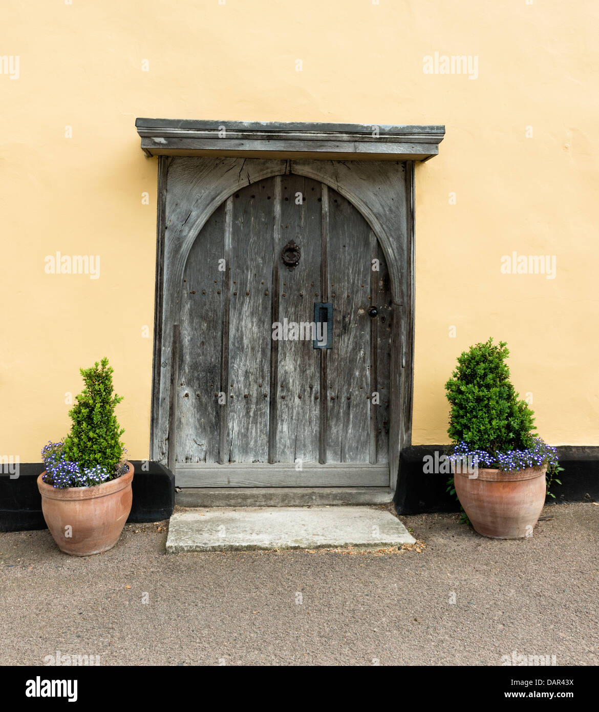 Medieval arched doorway in Lavenham Stock Photo
