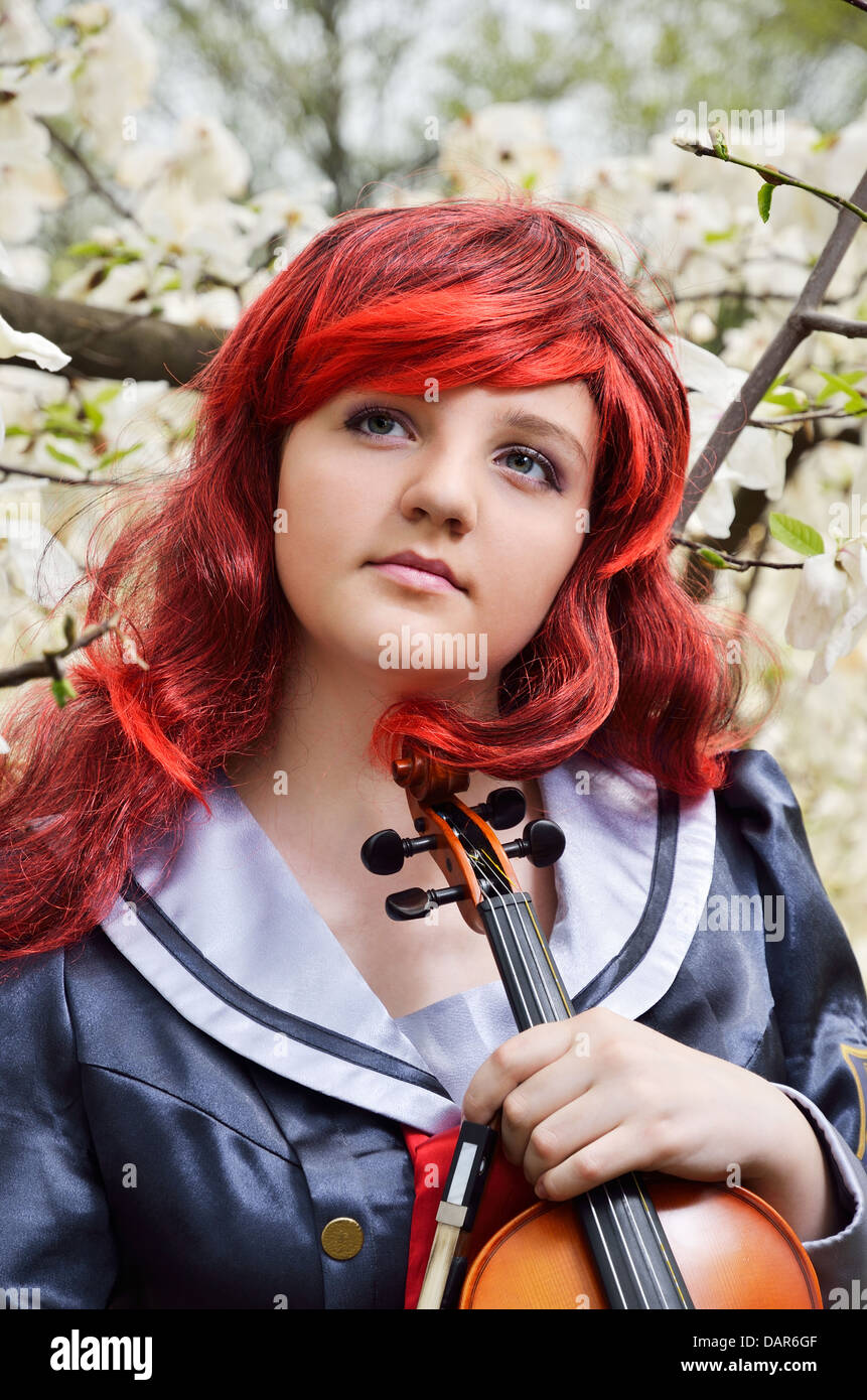 Dreamy teenage girl with a violin Stock Photo - Alamy