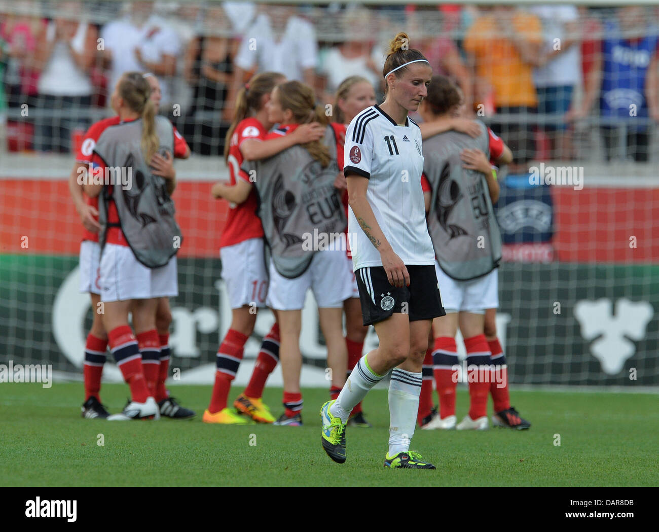 Anja Mittag of Germany leaves the field after the UEFA Women«s EURO 2013 Group B soccer match between Germany and Norway at the Kalmar Arena in Kalmar, Sweden, 17 July 2013. Norway defeated Germany 1-0. Photo: Carmen Jaspersen/dpa +++(c) dpa - Bildfunk+++ Stock Photo