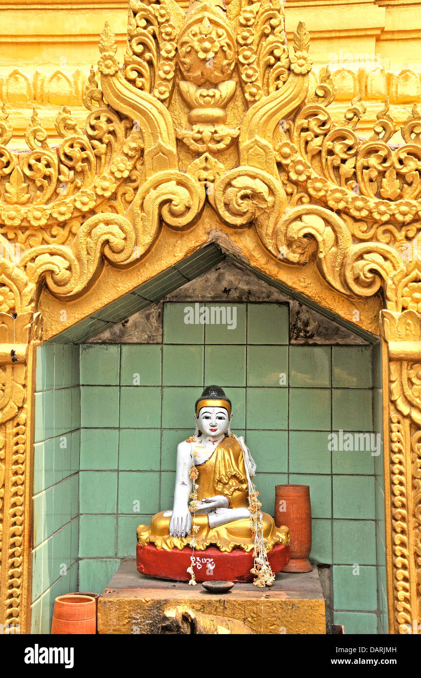 Su Taung Pyi golden pagoda  Mandalay hill Stock Photo