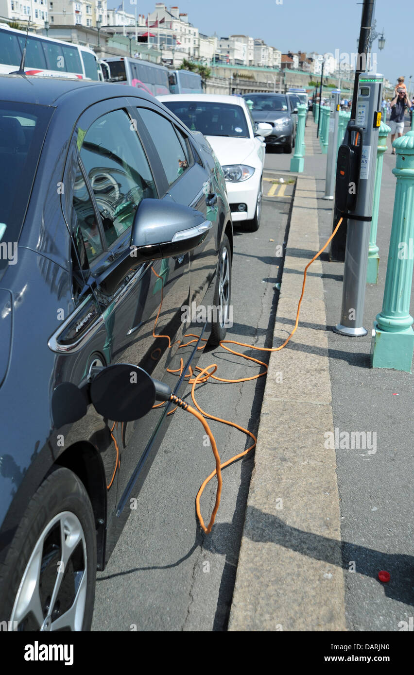 Ev cahrging hires stock photography and images Alamy