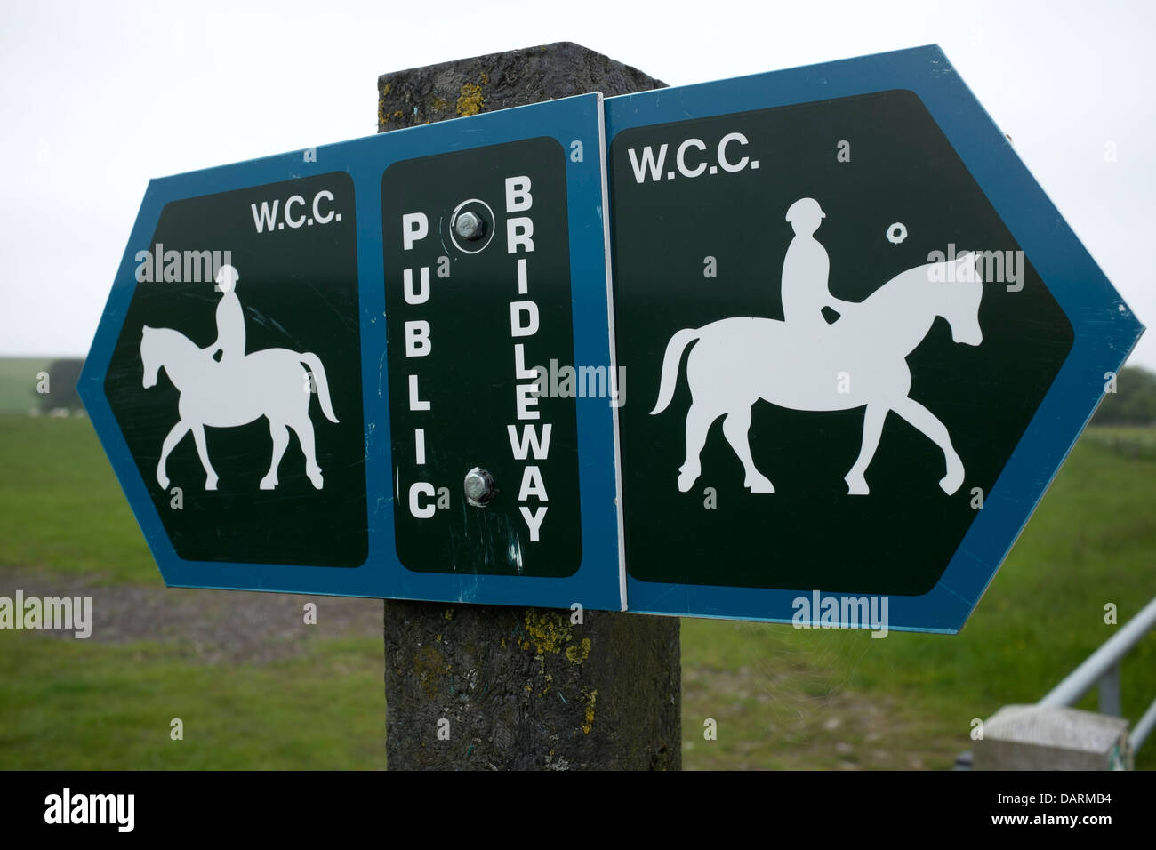 Public right of way route hi-res stock photography and images - Alamy