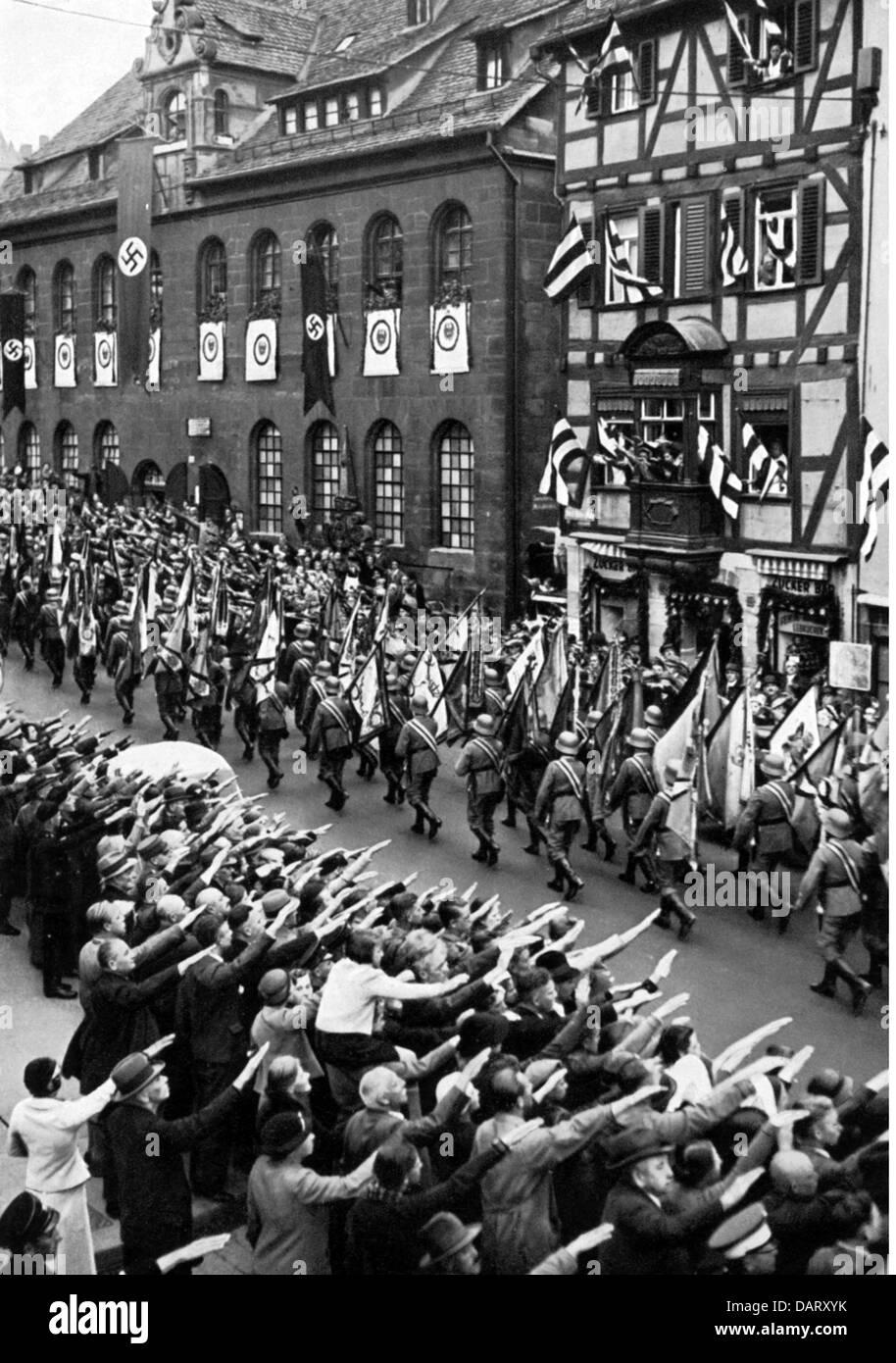 Nazism / National Socialism, Nuremberg Rally, 'Reichsparteitag der Freiheit' ('Rally of Freedom'), 10. - 16.9.1935, soldiers of the Wehrmacht with regimental colours of the Imperial Army, Nuremberg, Additional-Rights-Clearences-Not Available Stock Photo