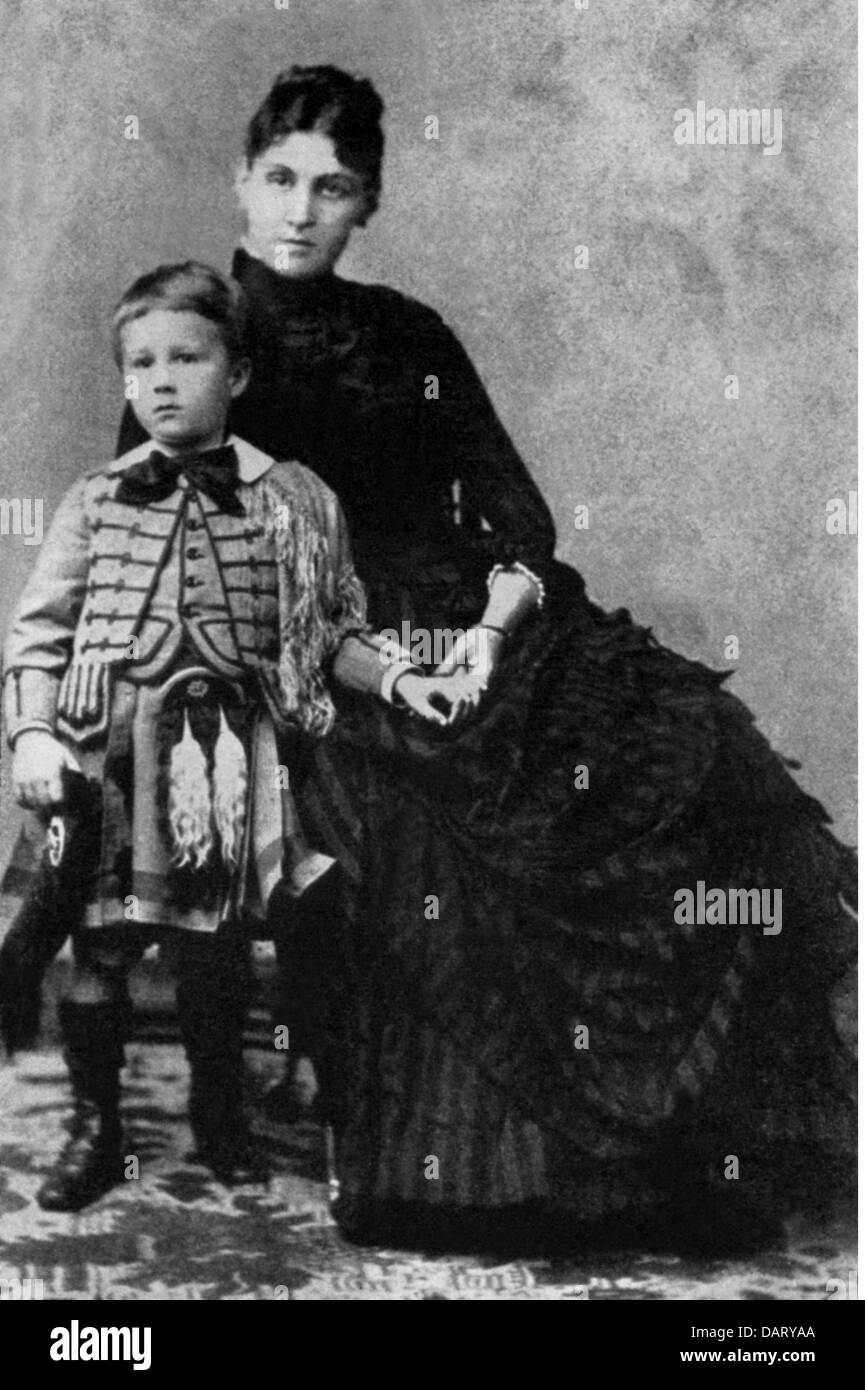 Roosevelt, Franklin Delano, 30.4.1882 - 12.4.1945, American politician, President of the USA 1933-1945, full length, with his mother, childhood picture, circa 1890, Stock Photo