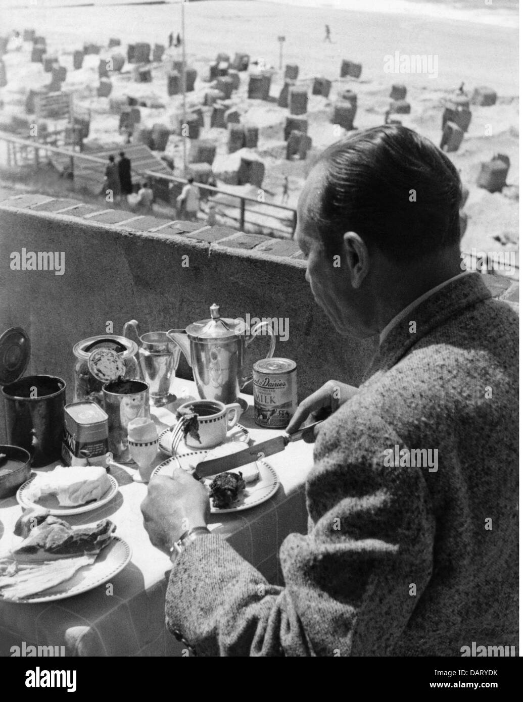 tourism, guest having breakfast, Westerland, Sylt, 1950s, Additional-Rights-Clearences-Not Available Stock Photo