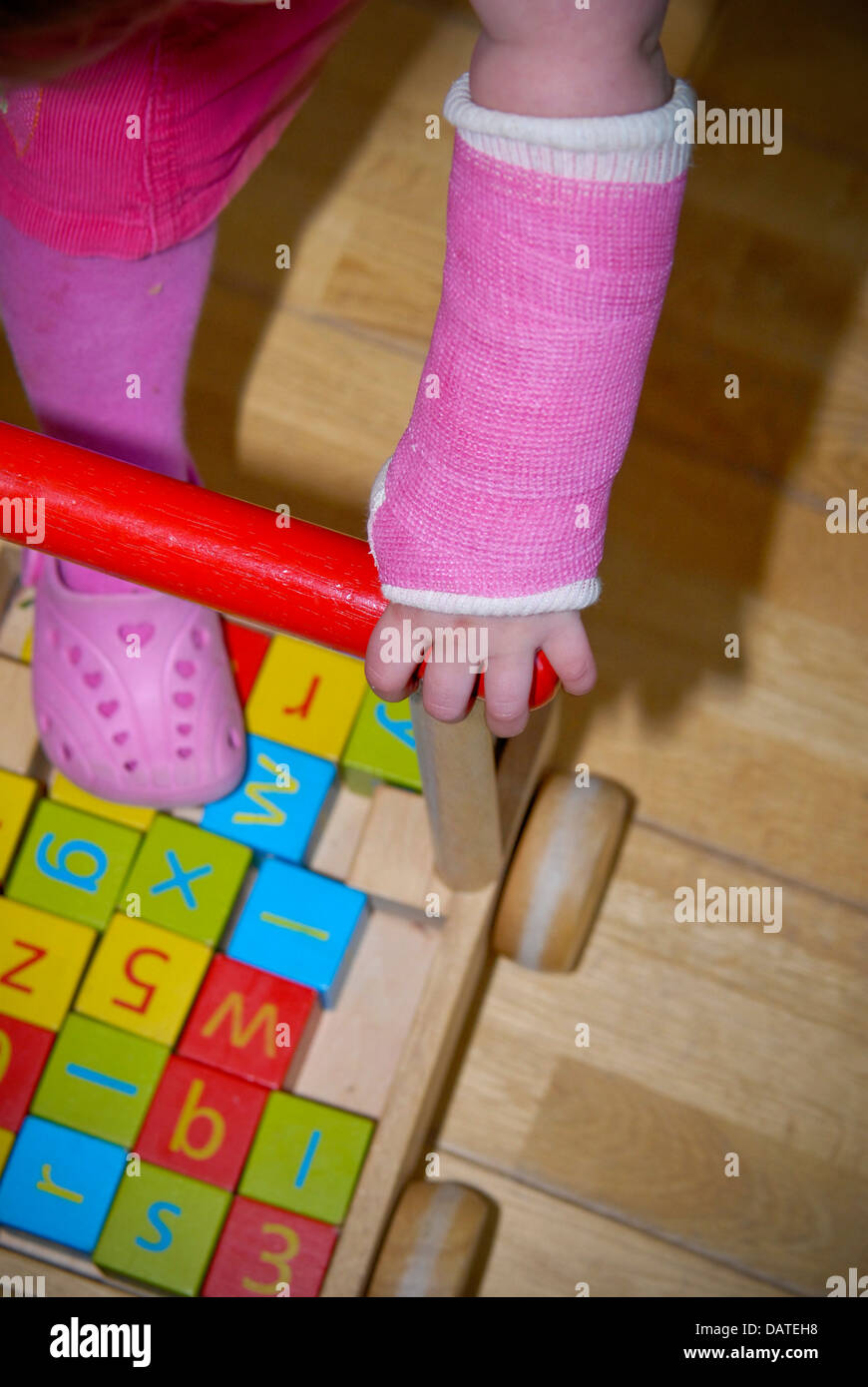 Pink cast hi-res stock photography and images - Alamy
