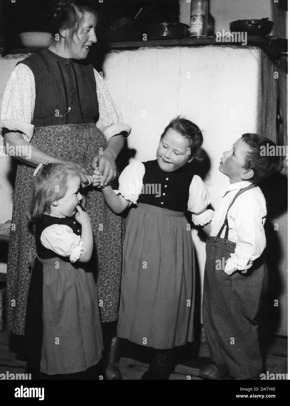 Party mothers Black and White Stock Photos & Images - Page 2 - Alamy