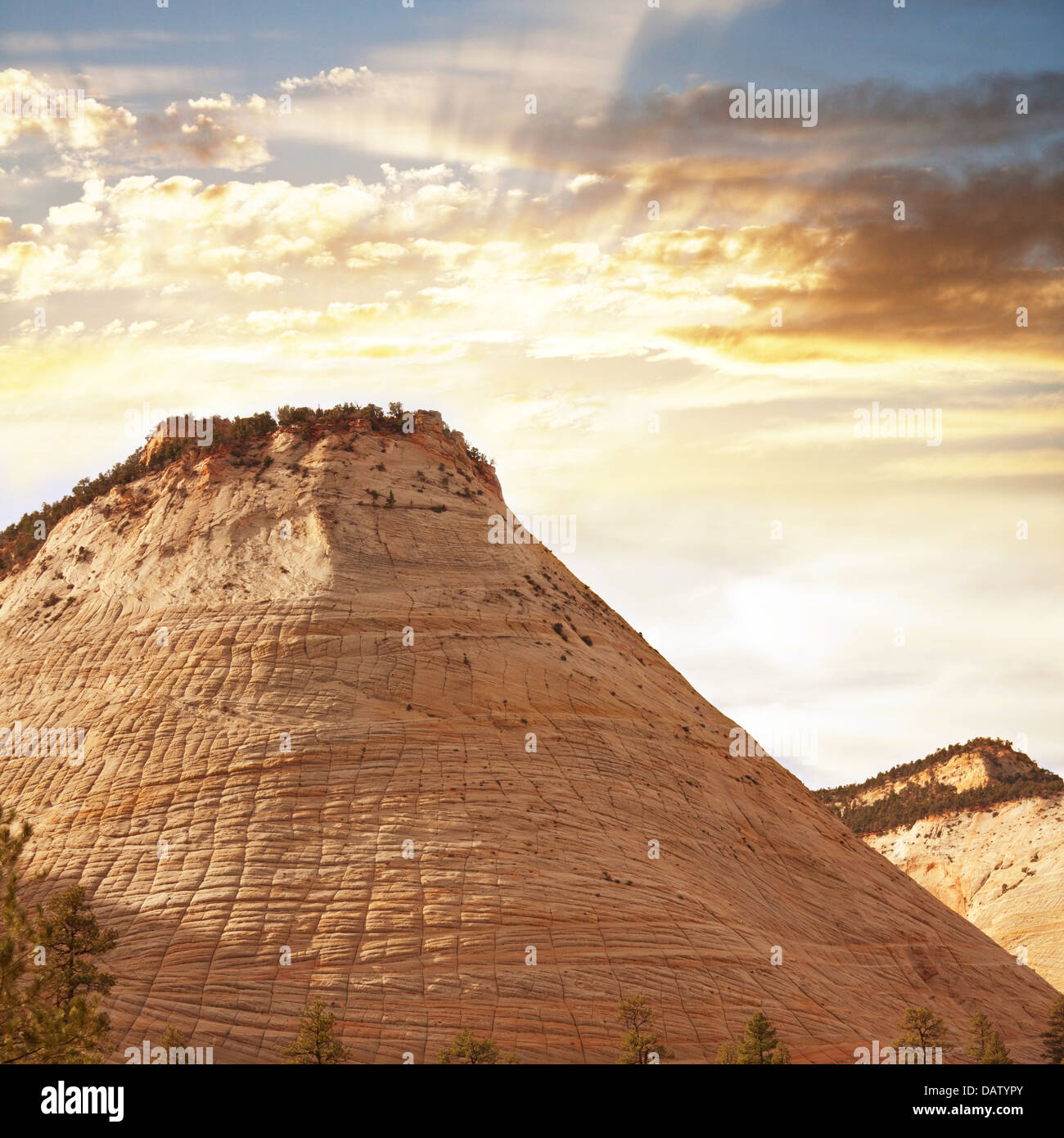 Rock cliff landscapes hi-res stock photography and images - Alamy
