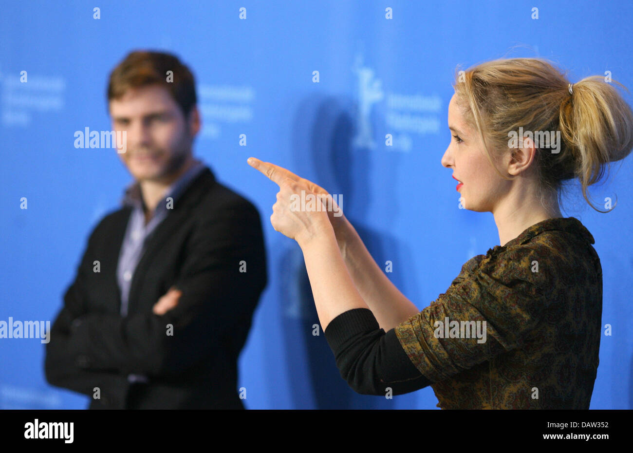 German actor Daniel Bruehl and French filmmaker Julie Delpy pose at a photo call for their film '2 Days in Paris' at the 57th Berlinale Film Festival in Berlin, Germany, Saturday, 10 February 2007. Delpy also stars in the film. Photo: Johannes Eisele Stock Photo