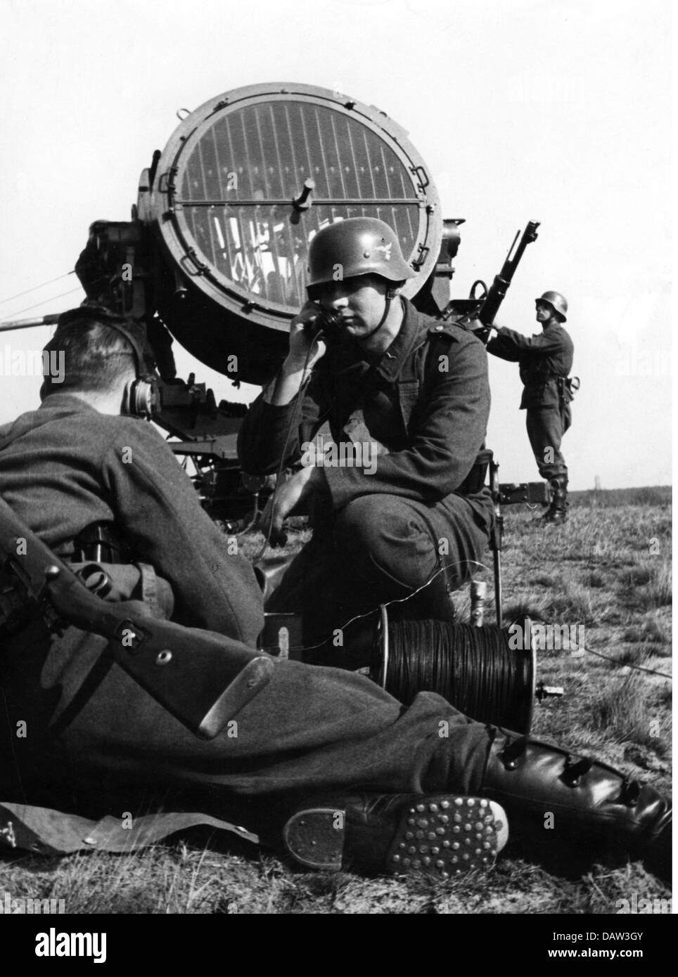 Nazism / National Socialism, military, Wehrmacht, Luftwaffe, signal troop of an anti-aircraft searchlight battery during a manoeuvre, circa 1940, Additional-Rights-Clearences-Not Available Stock Photo