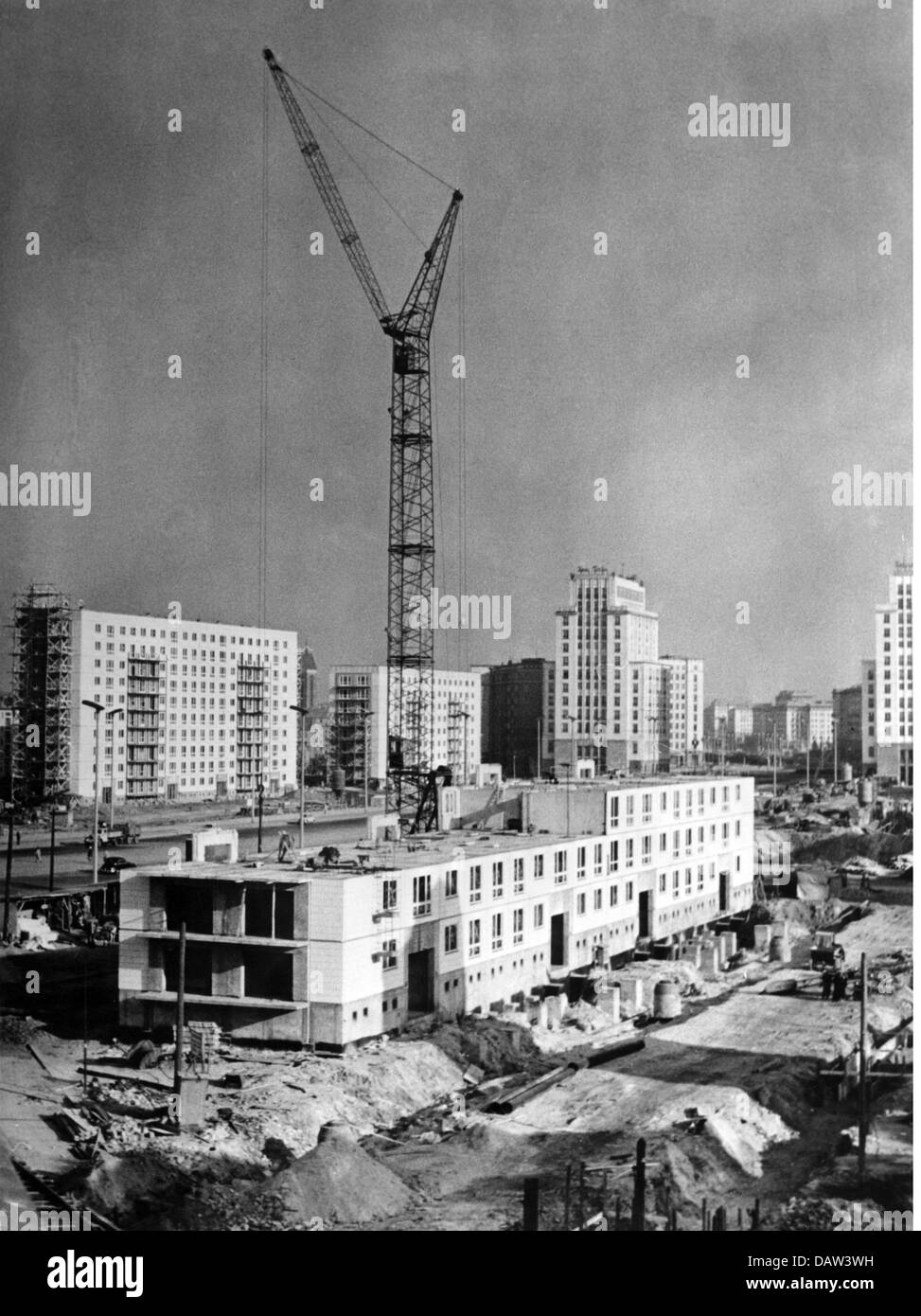 geography / travel, Germany, Berlin, streets, Karl-Marx-Allee (Stalin-Allee), construction of apartement buildings, 6.3.1961, Additional-Rights-Clearences-Not Available Stock Photo