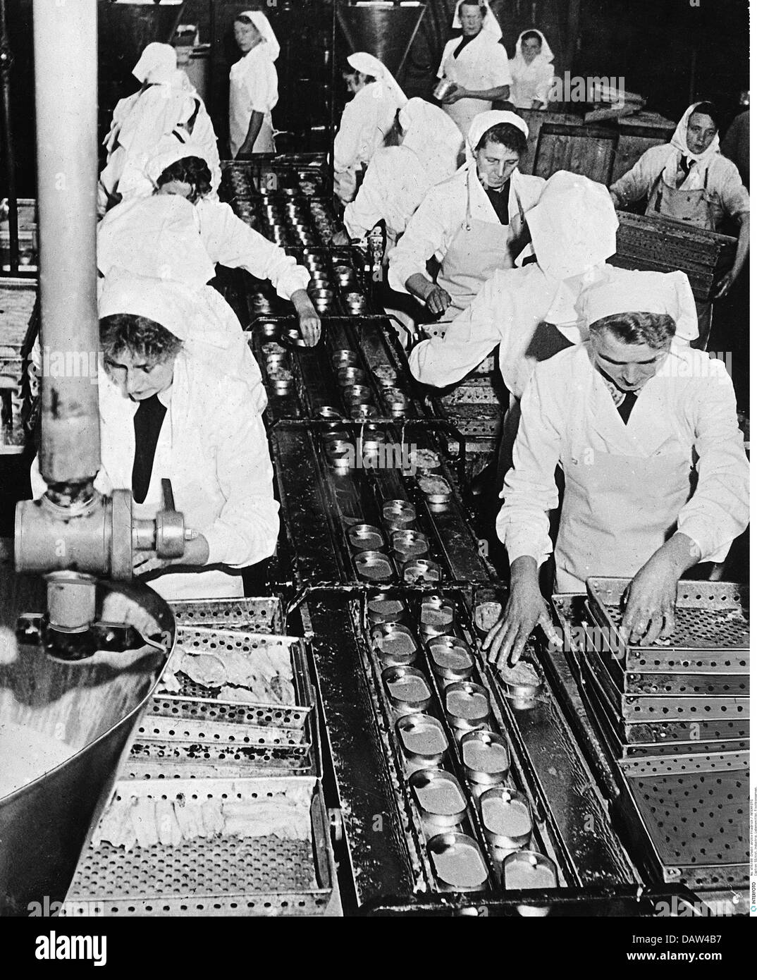 Canned food factories Black and White Stock Photos & Images Alamy