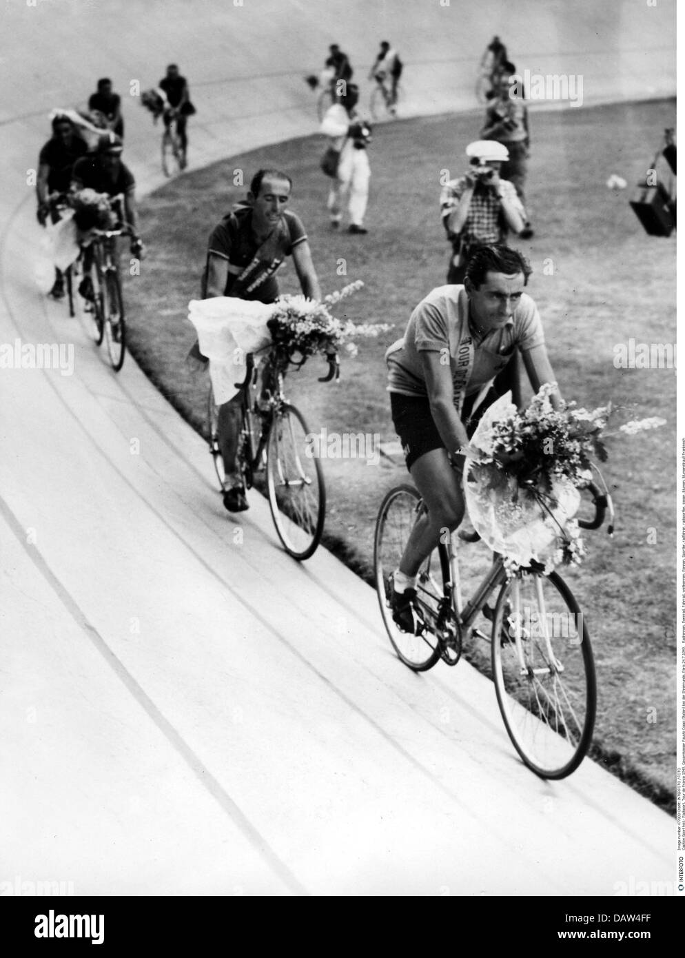 Fausto coppi tour de france Black and White Stock Photos & Images - Alamy