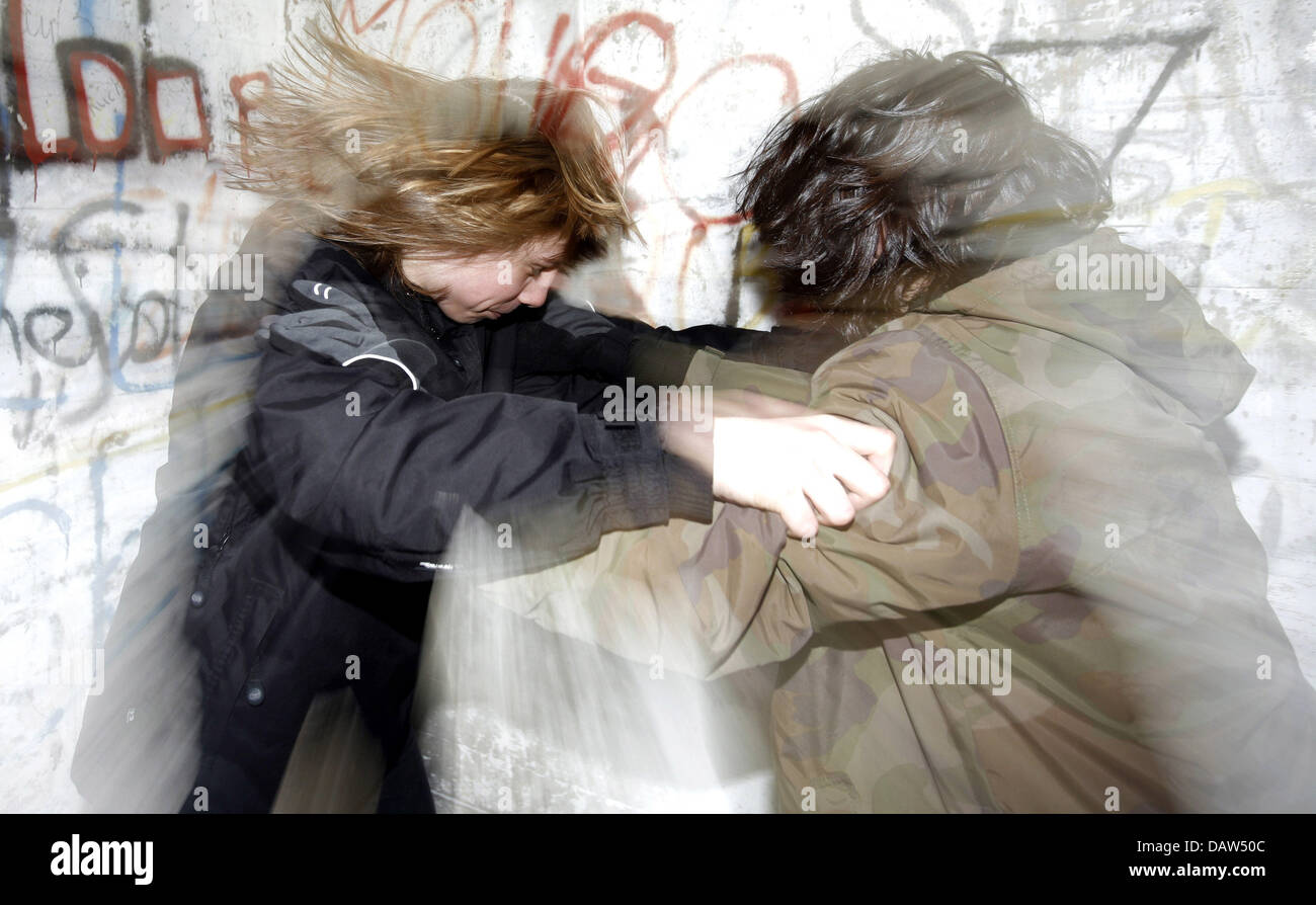 виноватый человек. советские антирелигиозные плакаты 1917-1924. инакомыслие это кратко. ролик о травле в школе для детей. травля картинки.