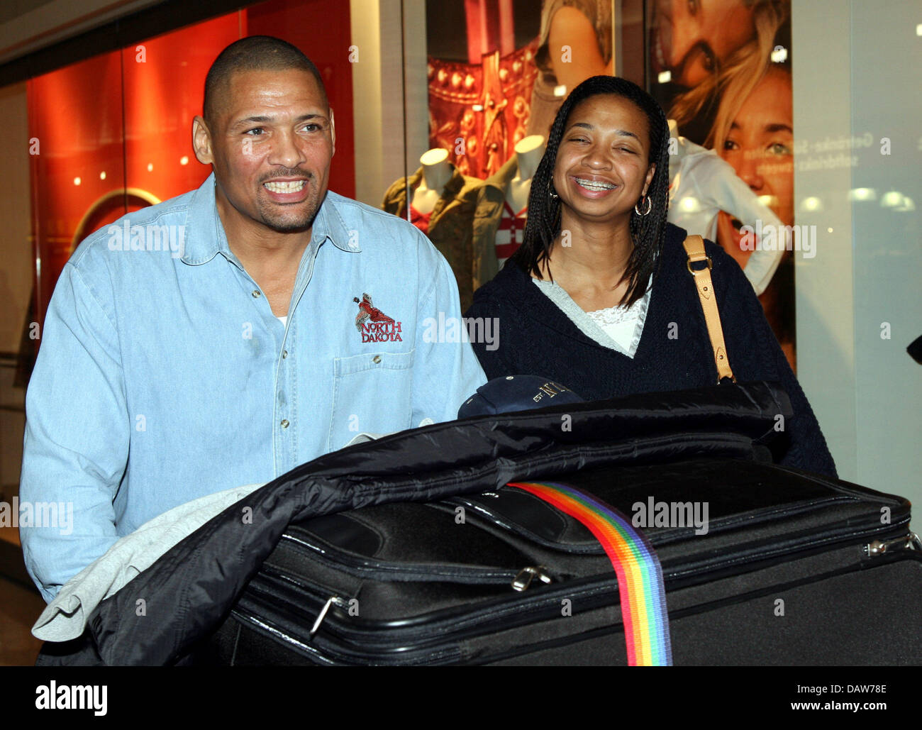 US American boxer Virgil Hill and his wife Carla Hill arrives at the
