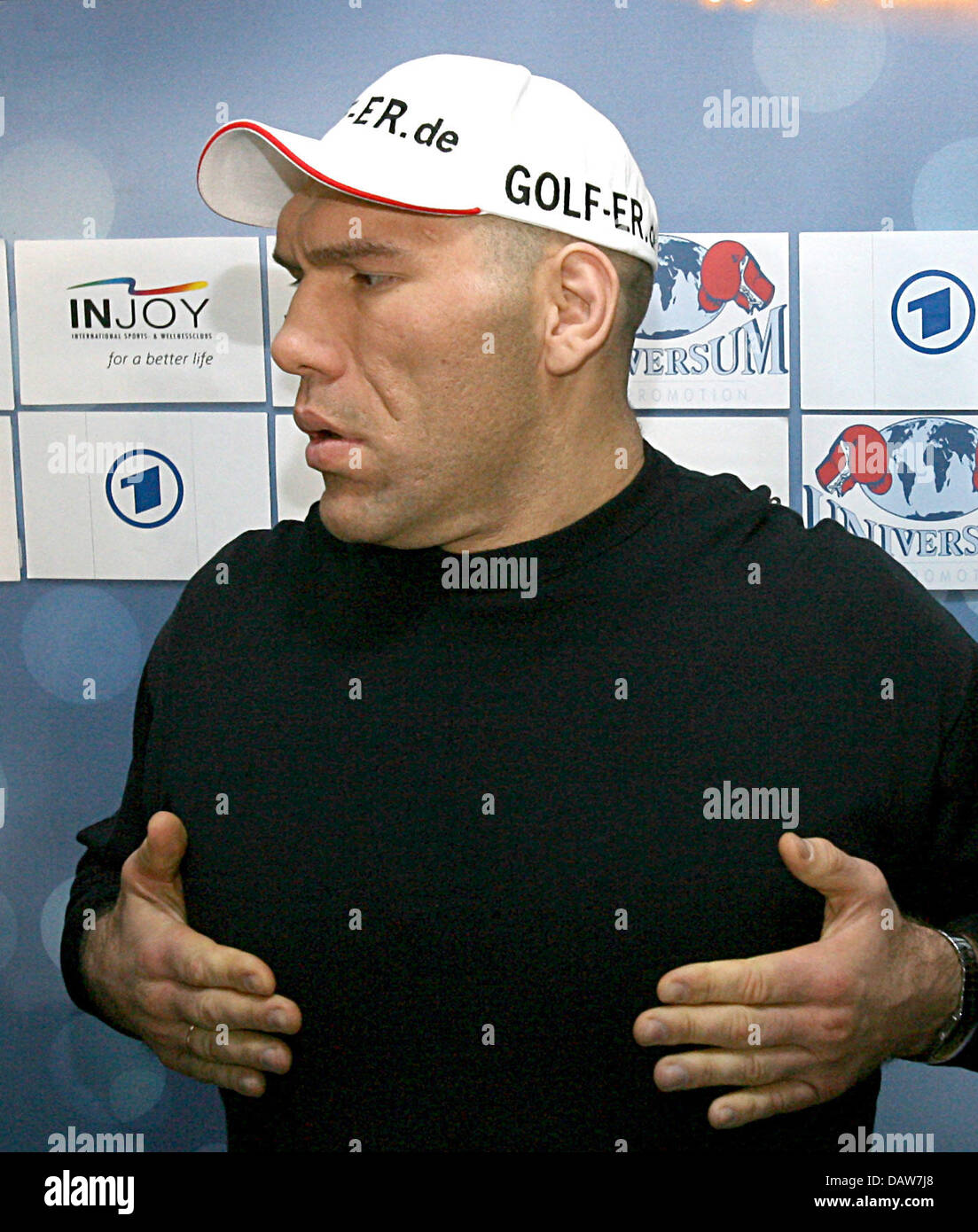 Heivy weight boxer Nikolai Valuev from Russia poses at the Porsche Arena in Stuttgart, Germany, Tuesday, 6 March 2007. Reigning WBA World Champion Valuev wants to defend his title against Uzbek contender Chagaev in a fight on 14th April in Stuttgart. Photo: Norbert Foersterling Stock Photo