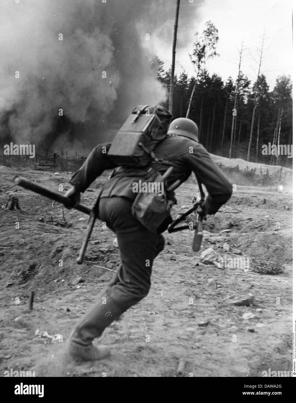 Nazism / National Socialism, military, Wehrmacht, army, training, military engineers, German assault pioneers during a field exercise, attack on bunkers, 15.8.1940, attacking soldier, Additional-Rights-Clearences-Not Available Stock Photo