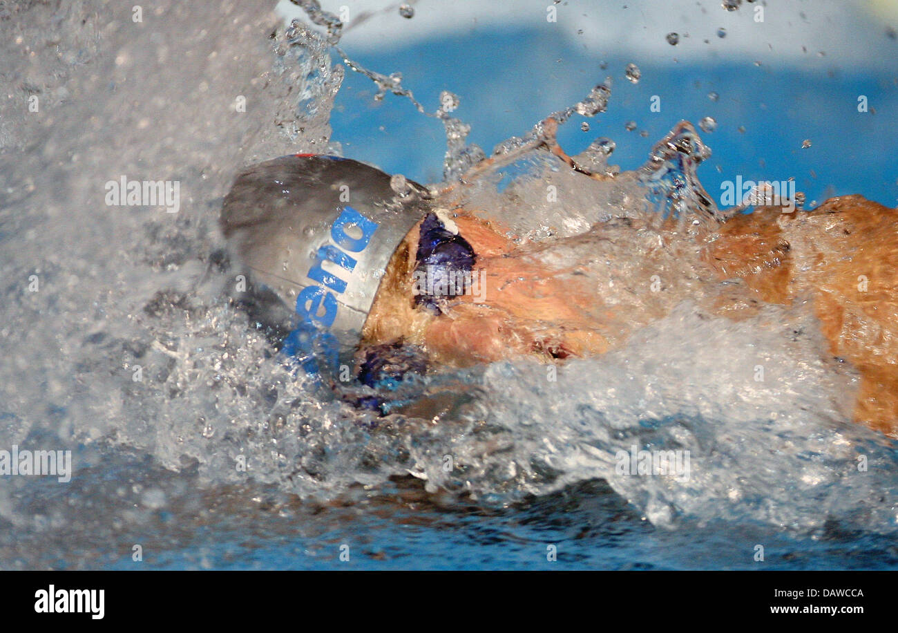 Italian swimmer Filippo Magnini pictured in action during the men's 100m Freestyle preliminaries at the 12th FINA swimming World Championships in Melbourne, Australia, Wednesday 28 March 2007. Photo: Gero Breloer Stock Photo