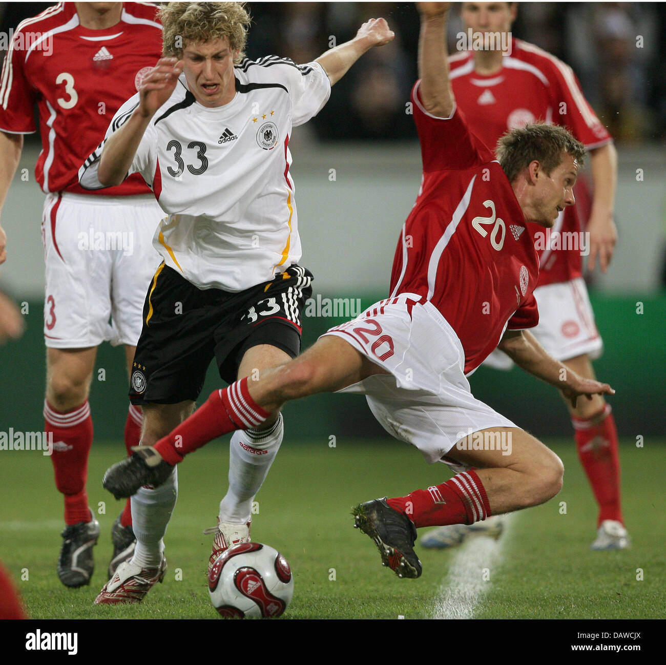 German national team player Stefan Kiessling (L) dribbles the ball during the international friendly against Denmark at the MSV-Arena stadium in Duisburg, Germany, Wednesday, 28 March 2007. Photo: Achim Scheidemann Stock Photo
