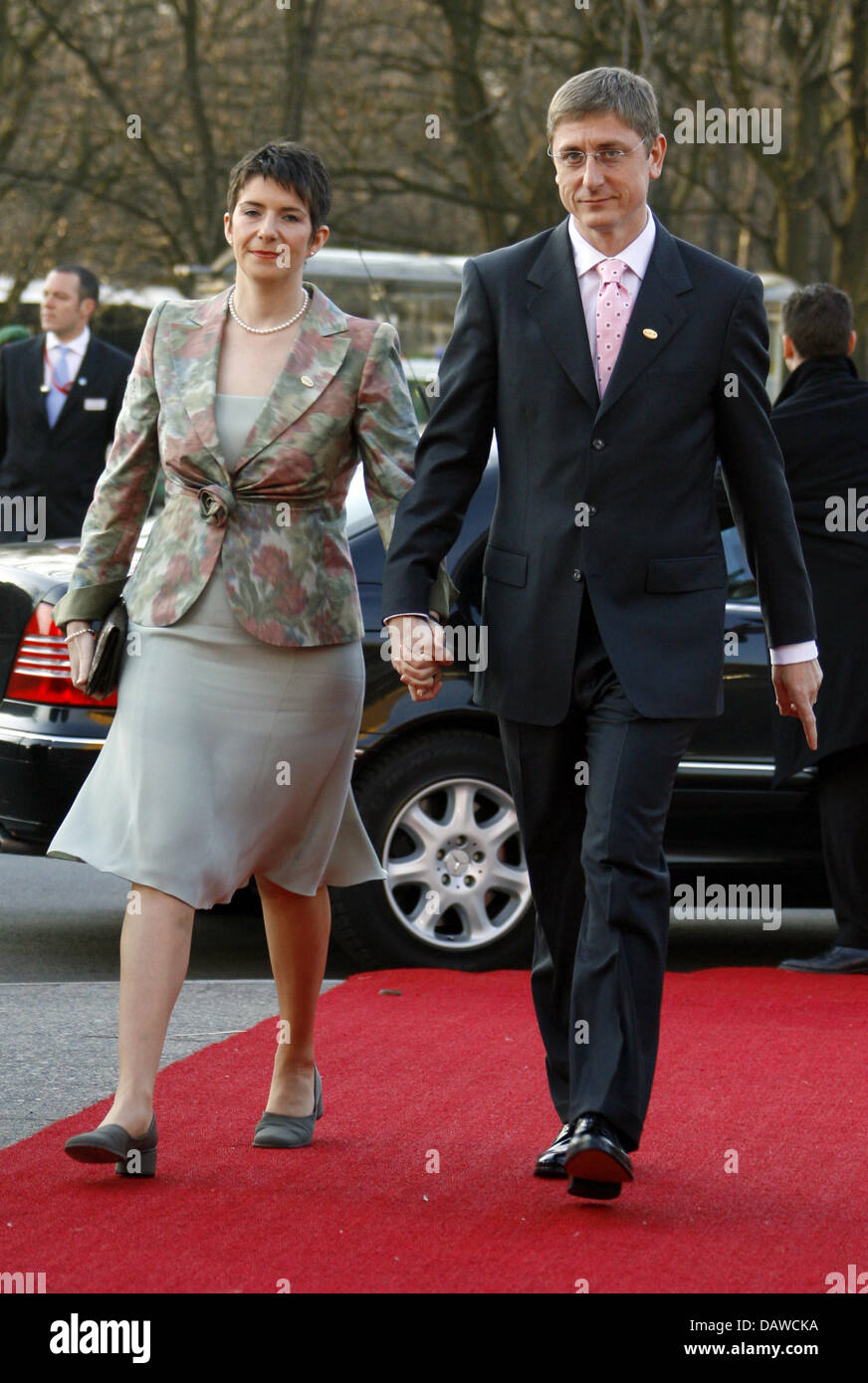 Hungarian Prime Minister Ferenc Gyurcsany and his wife Klara Dobrev arrive at the philharmonics concert hall in Berlin, Germany, Saturday 24 March 2007. The European heads of goverment met for a special summit on the occasion of the 50th Anniversary of the Treaty of Rome. Photo: Johannes Eisele Stock Photo