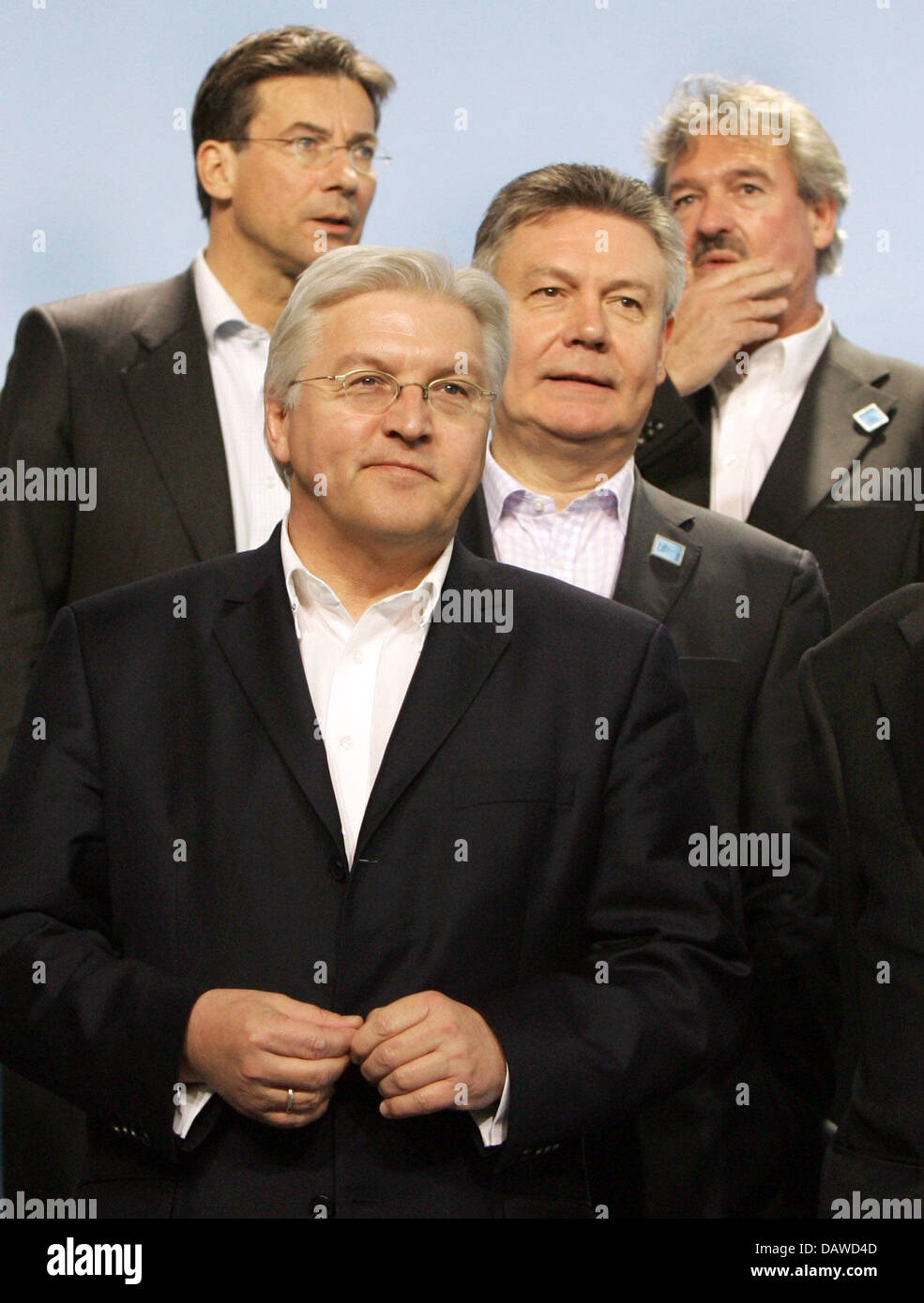 German Foreign Minister Frank-Walter Steinmeier (front) pictured with Foreign Ministers (L-R) Maxime Verhagen (Netherlands), Karel de Gucht (Belgium), and Jean Asselborn (Luxembourg) at the group photo at the EU foreign ministers meeeting in Bremen, Germany, Saturday, 31 March 2007. The representatives for foreign affairs of the 27 EU member states held an informal meeting in Breme Stock Photo
