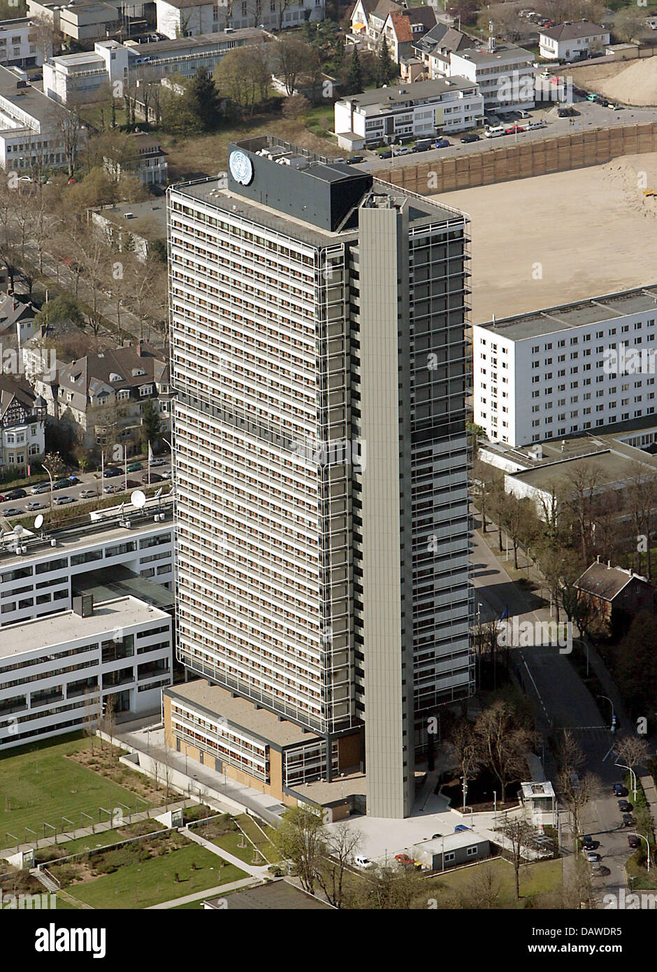 The photo shows the UN building, the former office house for the members of the Bundestag, aka 'Langer Eugen', in Bonn, Germany, 28 March 2007. Photo: Oliver Berg Stock Photo