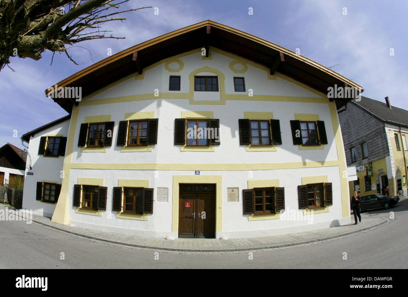The picture shows the birthplace of Pope Benedict XVI in Marktl am Inn, Germany, Friday, 13 April 2007. Just in time with the Pope's 80th anniversary the 262-year-old building is open for visitors from Sunday, 15 April 2007. Photo: Matthias Schrader Stock Photo