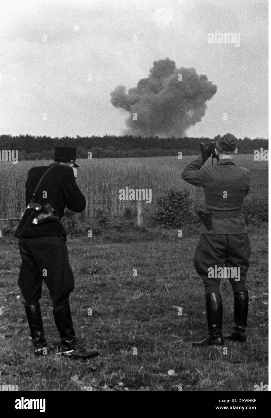 events, Second World War / WWII, Netherlands, crash fire of a German bomber, Gilze Rijen, 24.6.1942, Additional-Rights-Clearences-Not Available Stock Photo