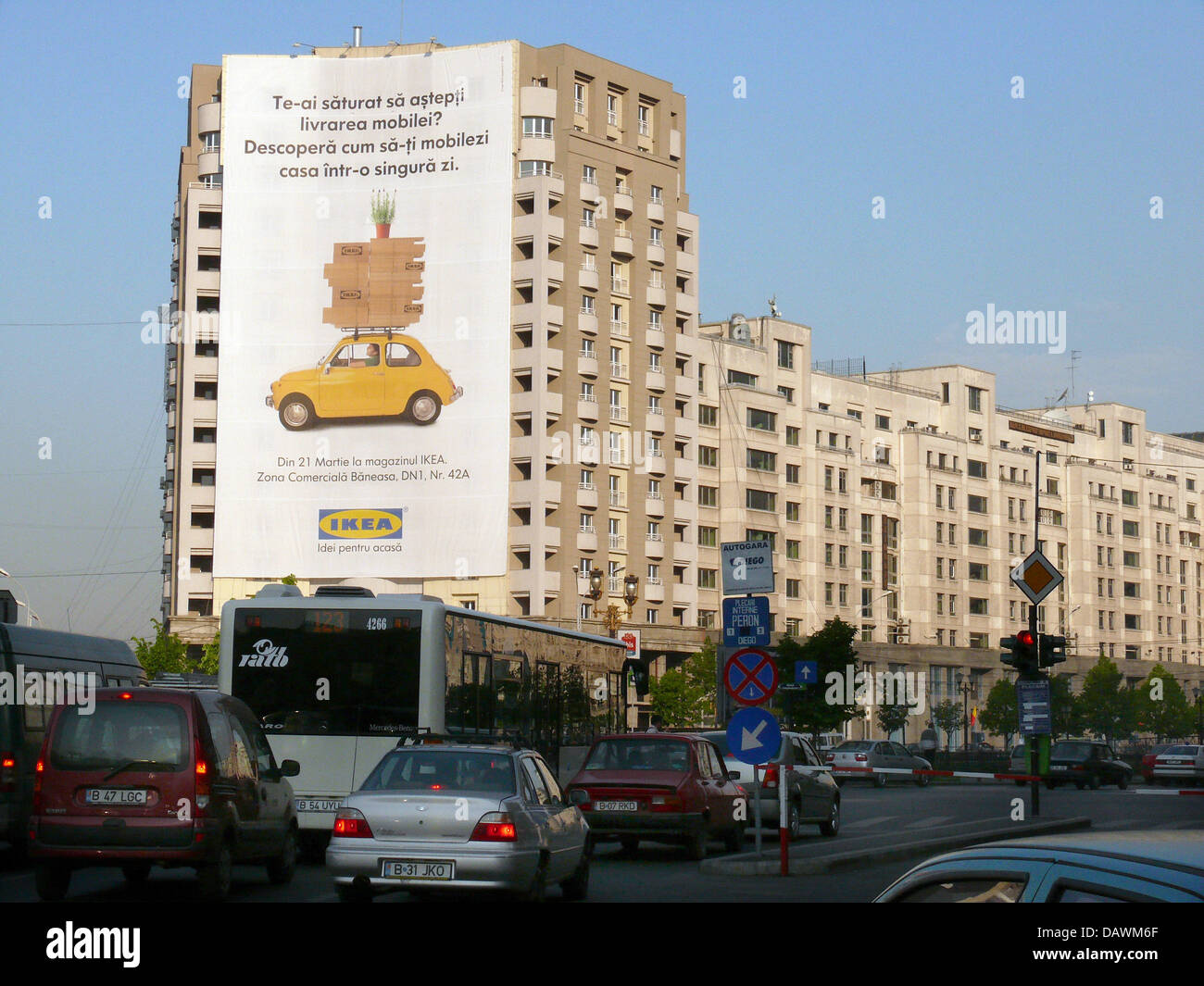 One Side Of The Facade Of A High Rise In The City Centre Is Covered Stock Photo Alamy
