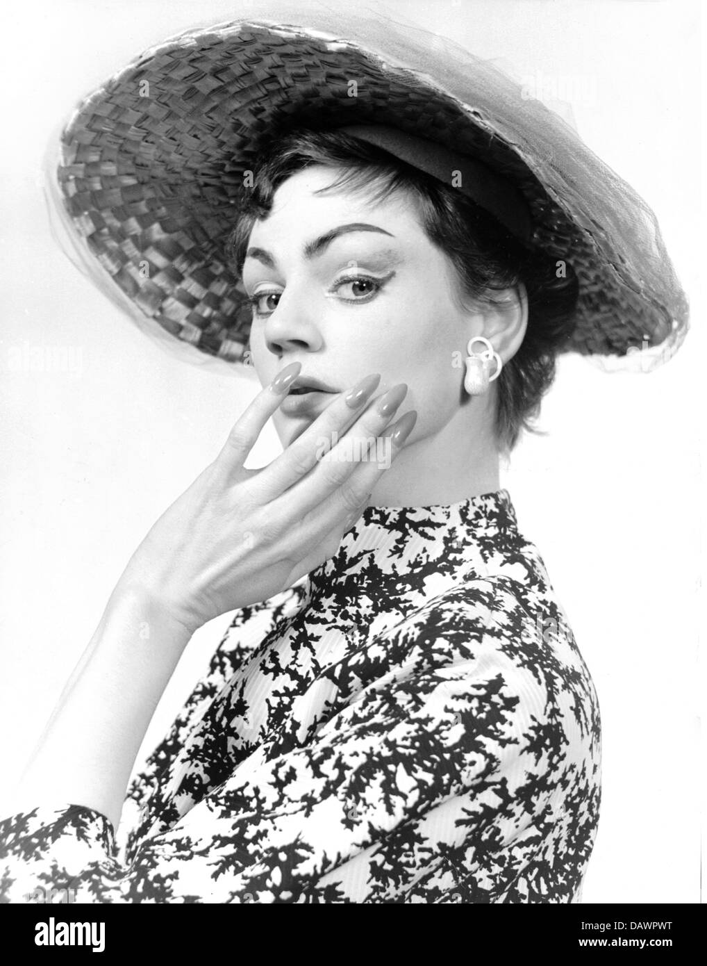 fashion, ladies' fashion, woman with straw hat, 1956, Additional-Rights-Clearences-Not Available Stock Photo