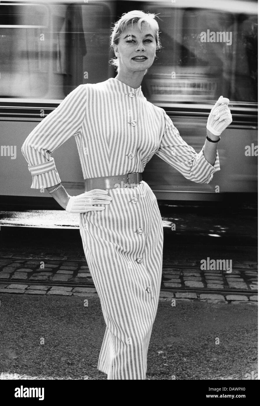 fashion, ladies' fashion, fashion model in woman's suit, 1958, Additional-Rights-Clearences-Not Available Stock Photo