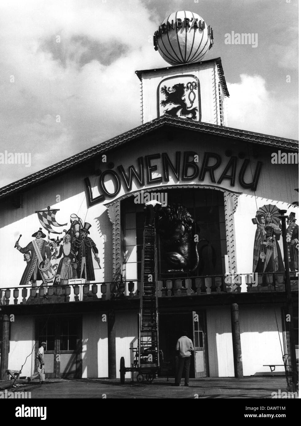 geography / travel, Germany, Munich, Oktoberfest, Lowenbrau-Festzelt, exterior view, constuction, 1950s, Additional-Rights-Clearences-Not Available Stock Photo