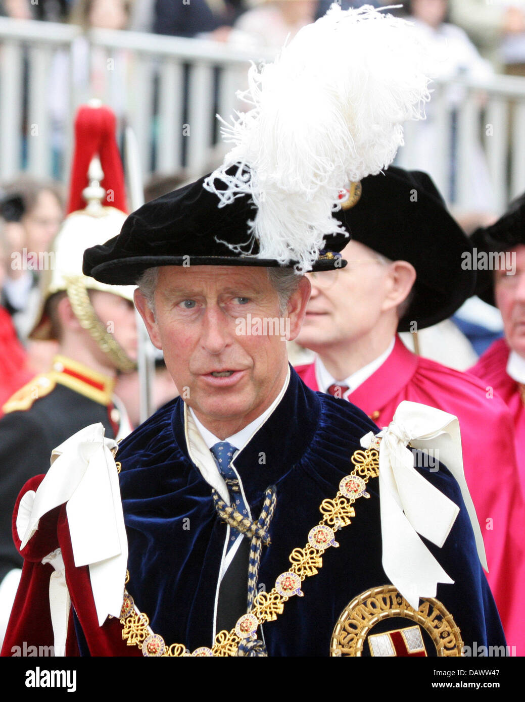 Order of the garter dress hi-res stock photography and images - Alamy
