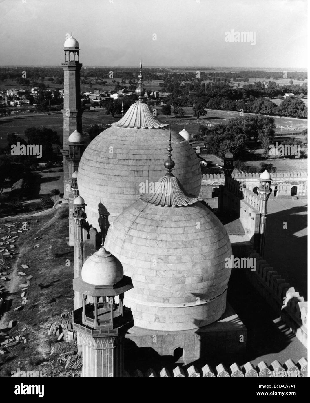 geography / travel, Pakistan, Lahore, buildings, Badshahi Mosque, built: late 17th century, exterior view, 1950s, , Additional-Rights-Clearences-Not Available Stock Photo