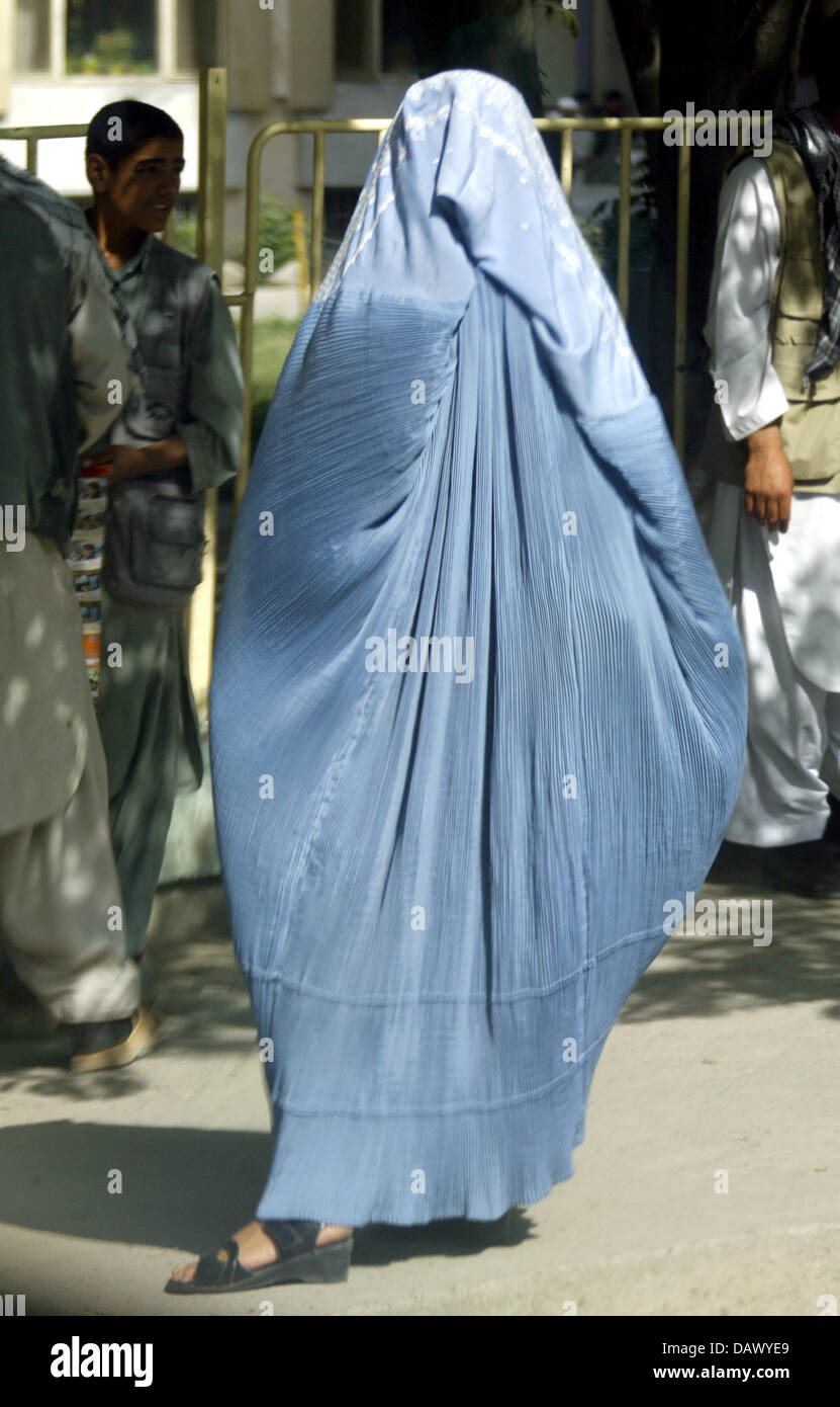Burqa burkha burqua burka hi-res stock photography and images - Alamy