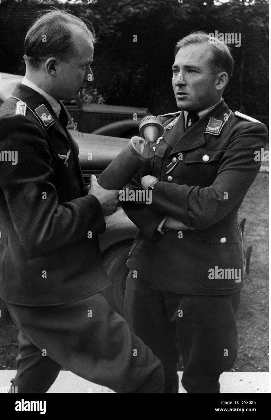 events, Second World War / WWII, aerial warfare, persons, Luftwaffe war correspondent interviewing a pilot, 1939 / 1940, Additional-Rights-Clearences-Not Available Stock Photo