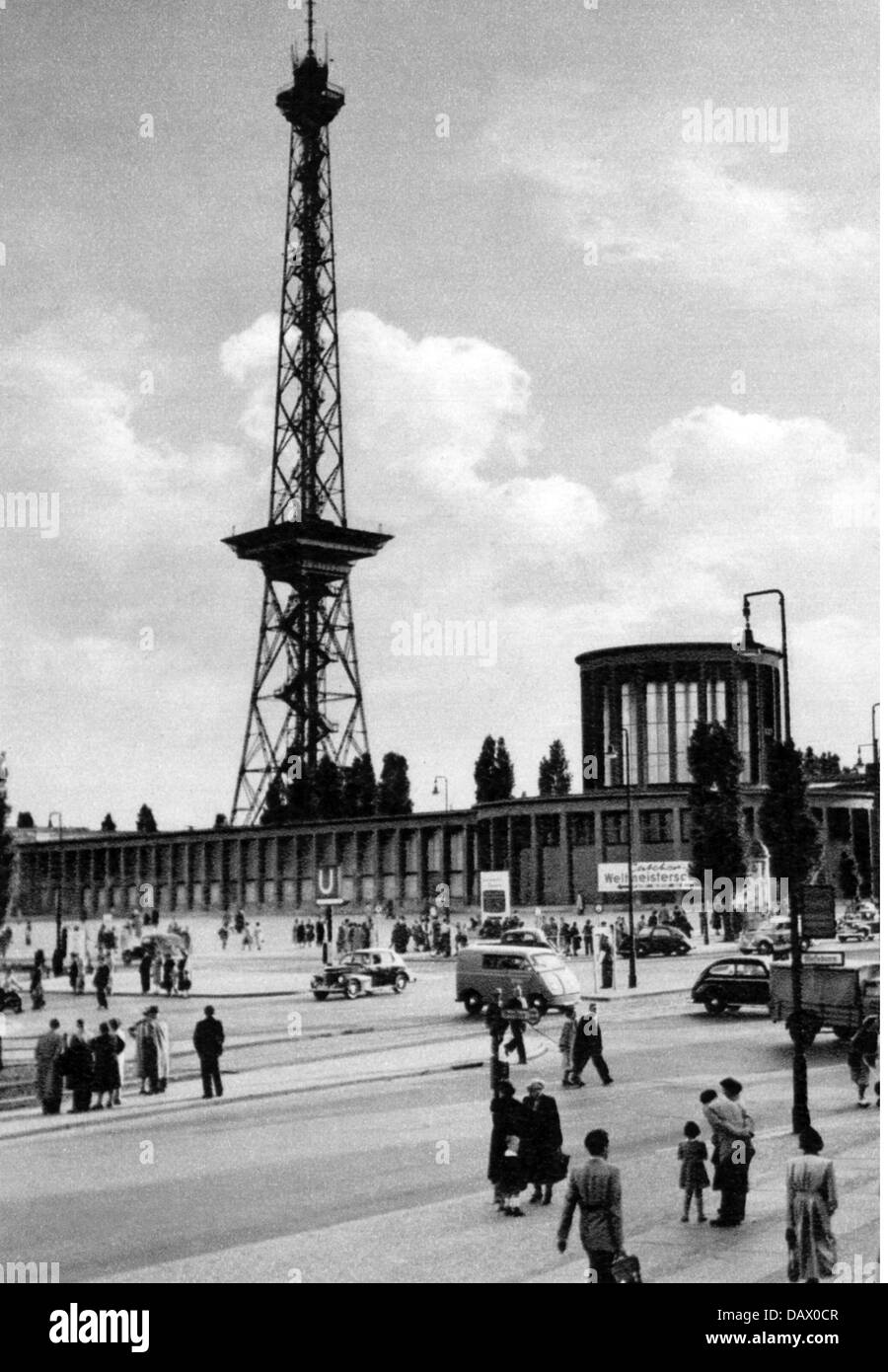 geography / travel, Germany, Berlin, buildings, Funkturm (Radio Tower), built 1924 - 1926 by Heinrich Straumer, view, circa 1950, Additional-Rights-Clearences-Not Available Stock Photo