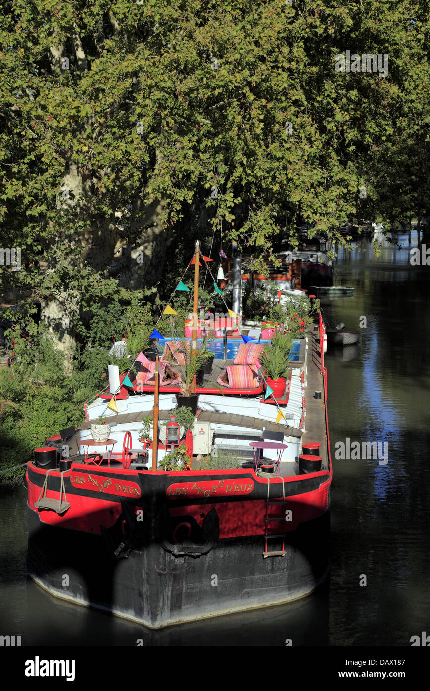 Houseboat Rental Stock Photos &amp; Houseboat Rental Stock ...