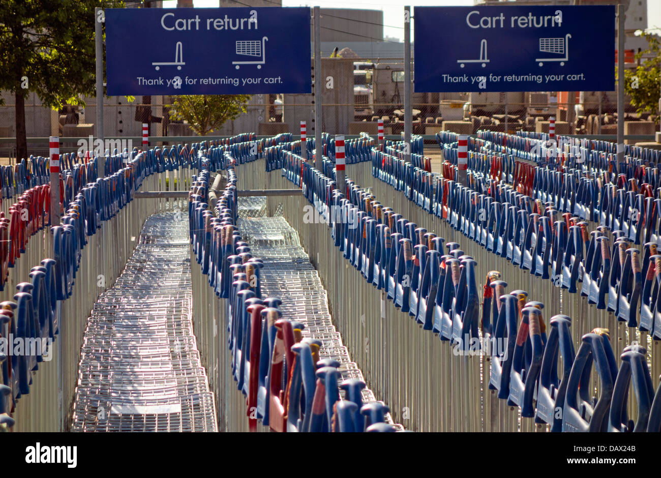 Ikea shopping carts hi-res stock photography and images - Alamy