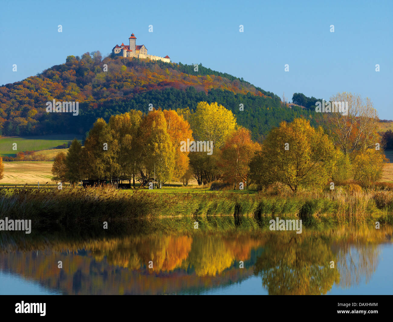 Wachsenburg Castle with reflection, Drei Gleichen, Mühlberg, Thuringia