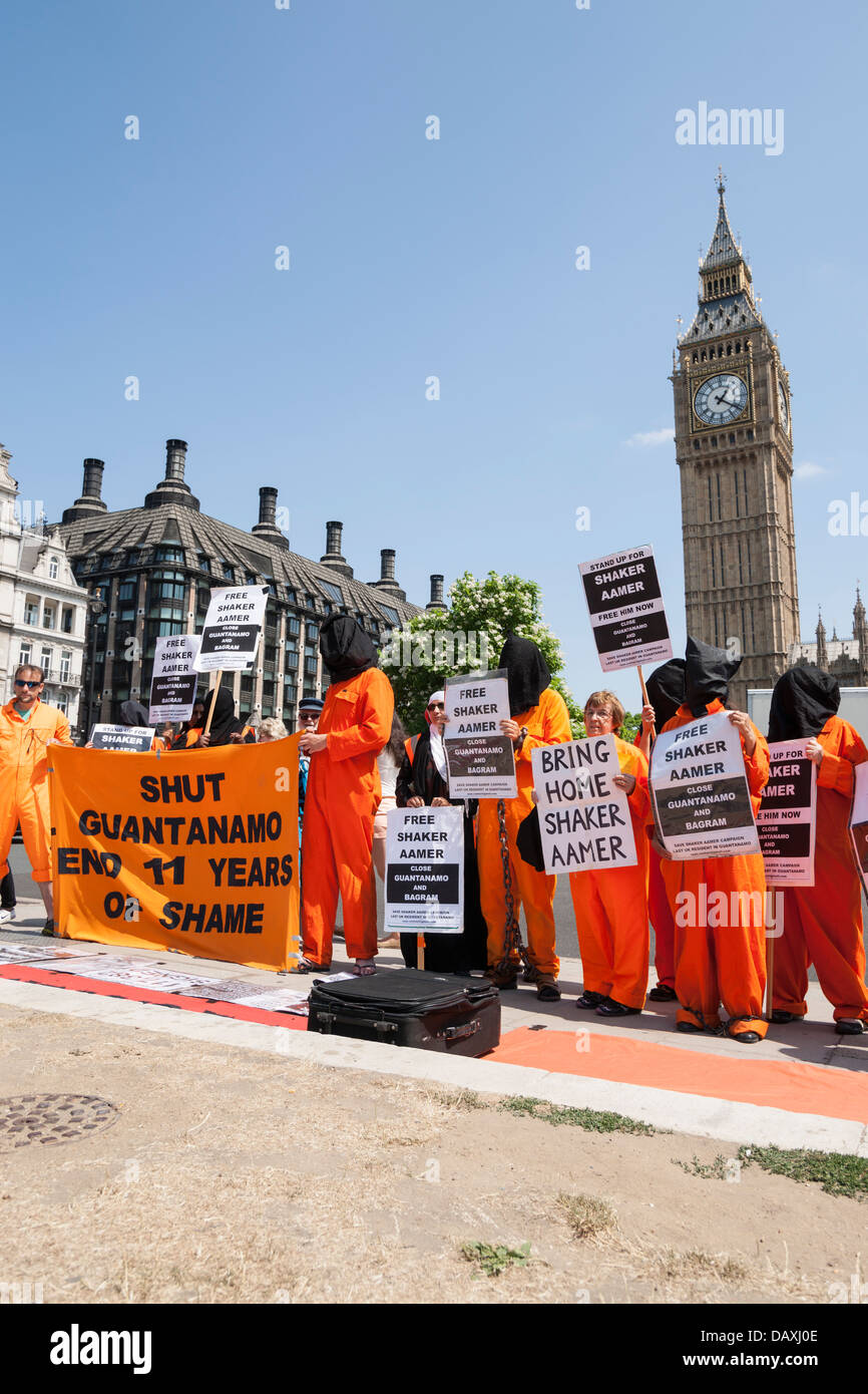 Protesters supporting Guantanamo Bay detainee, Shaker Aamer near ...