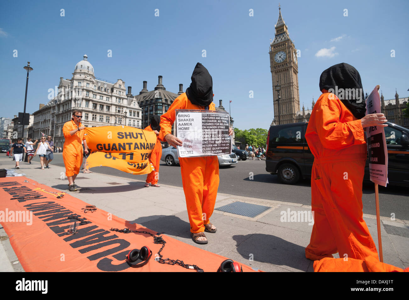 Protesters supporting Guantanamo Bay detainee, Shaker Aamer near ...