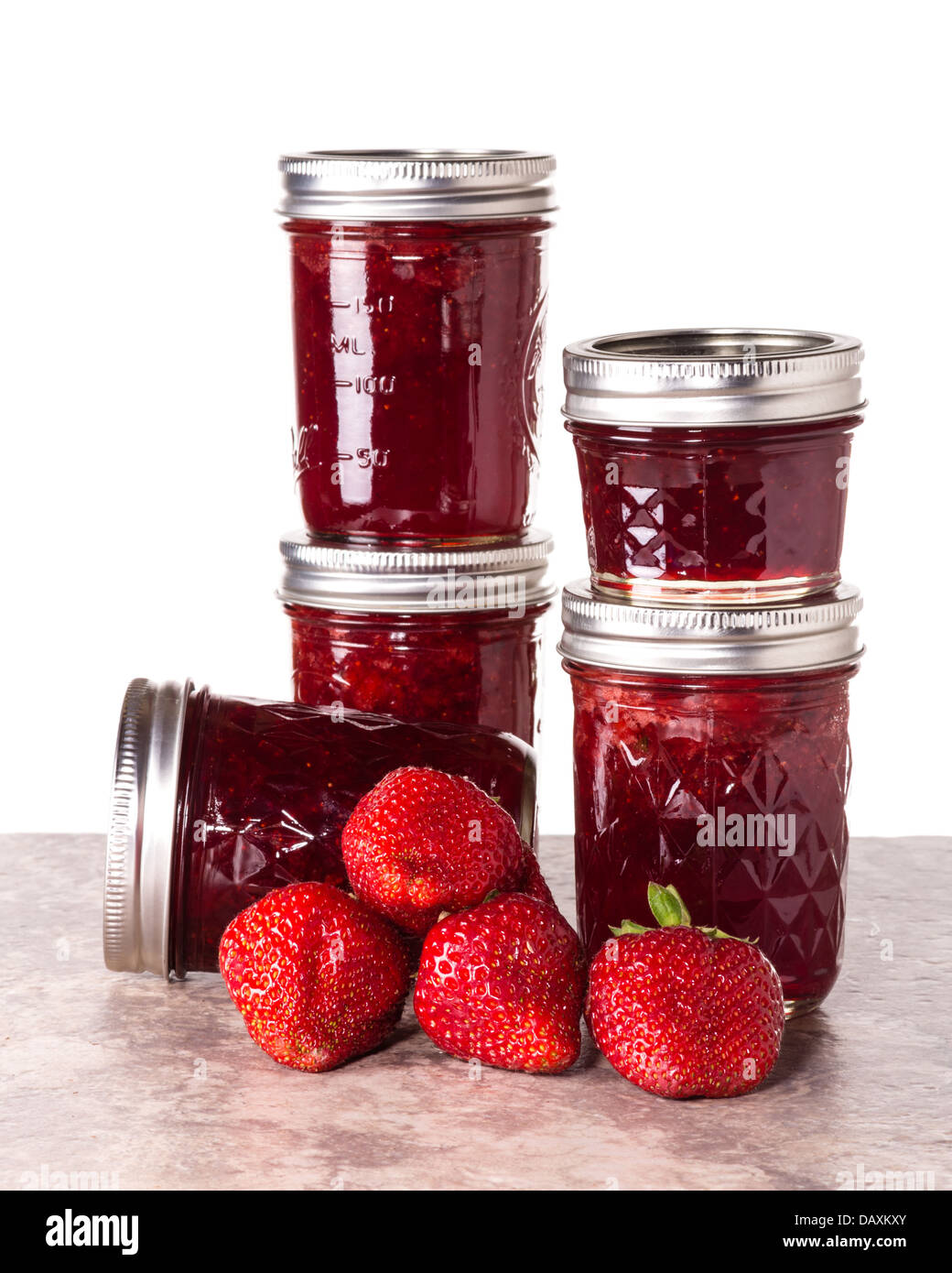 https://c8.alamy.com/comp/DAXKXY/fresh-strawberries-preserved-in-jars-as-homemade-jam-and-jelly-DAXKXY.jpg
