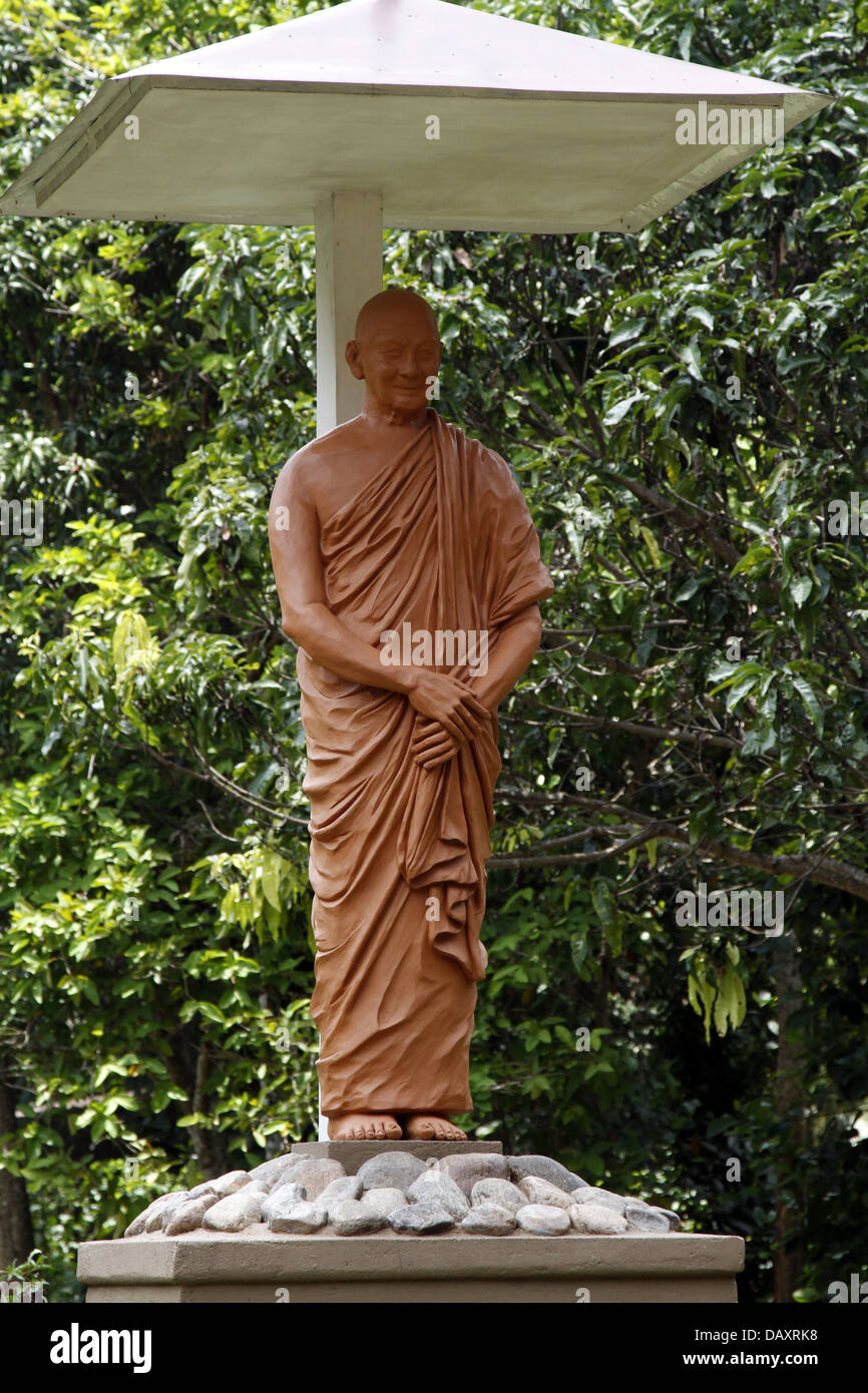 Buddhist monk statue hi-res stock photography and images - Alamy