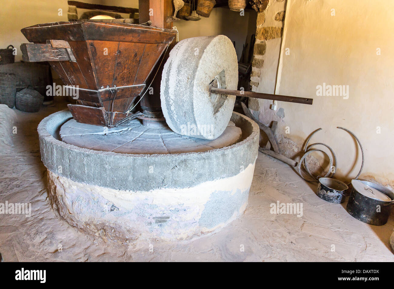 Greek pottery hi-res stock photography and images - Alamy