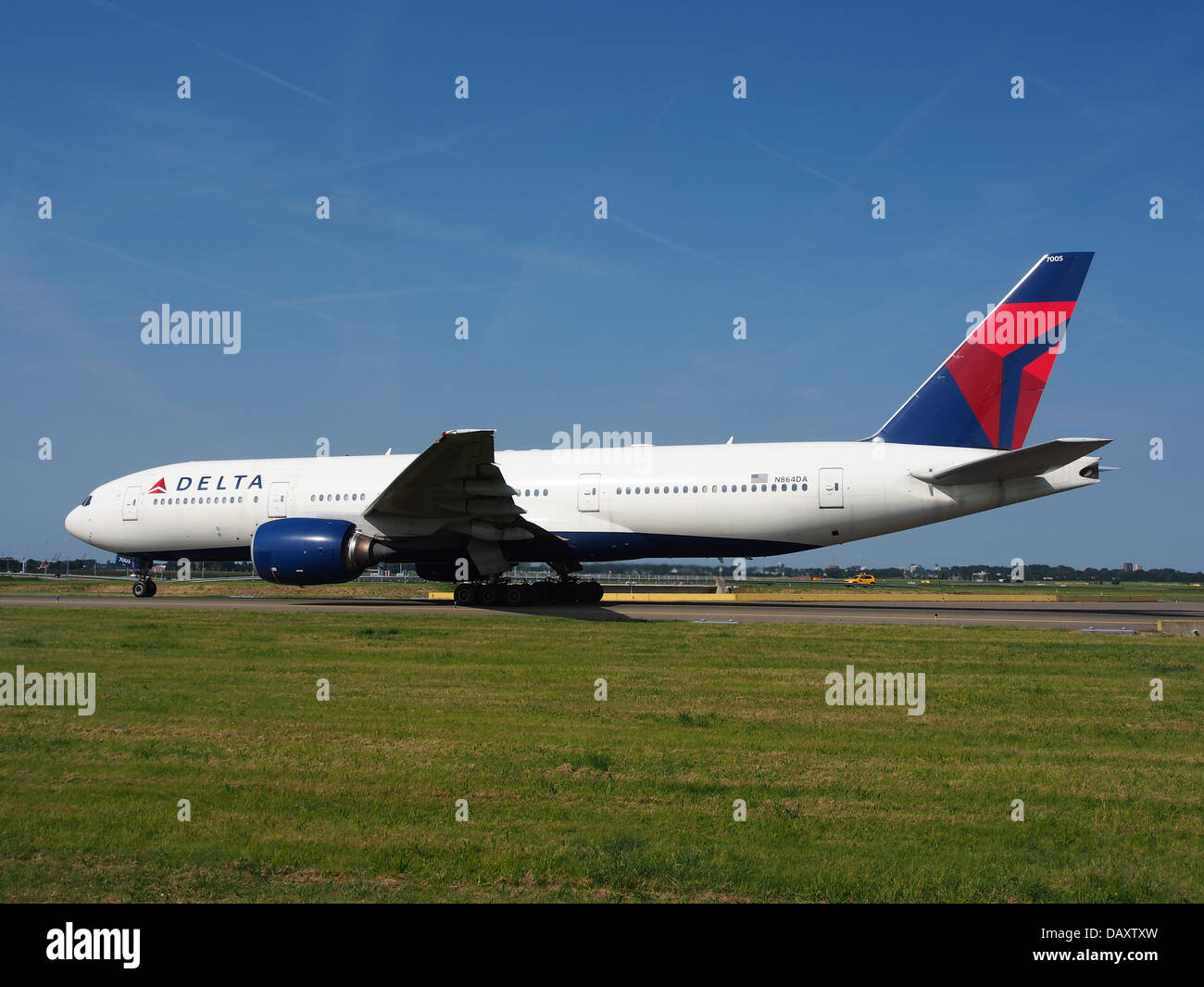 N864DA Delta Air Lines Boeing 777-232(ER) - cn 29736 4 Stock Photo