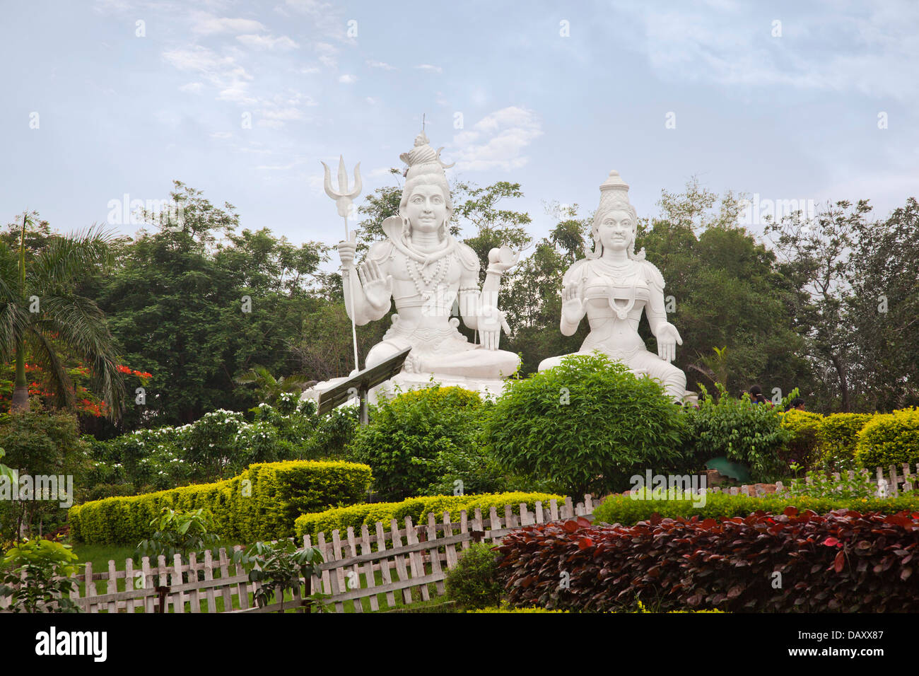 Statues of Lord Shiva and Goddess Parvathi in a park, Kailasagiri ...