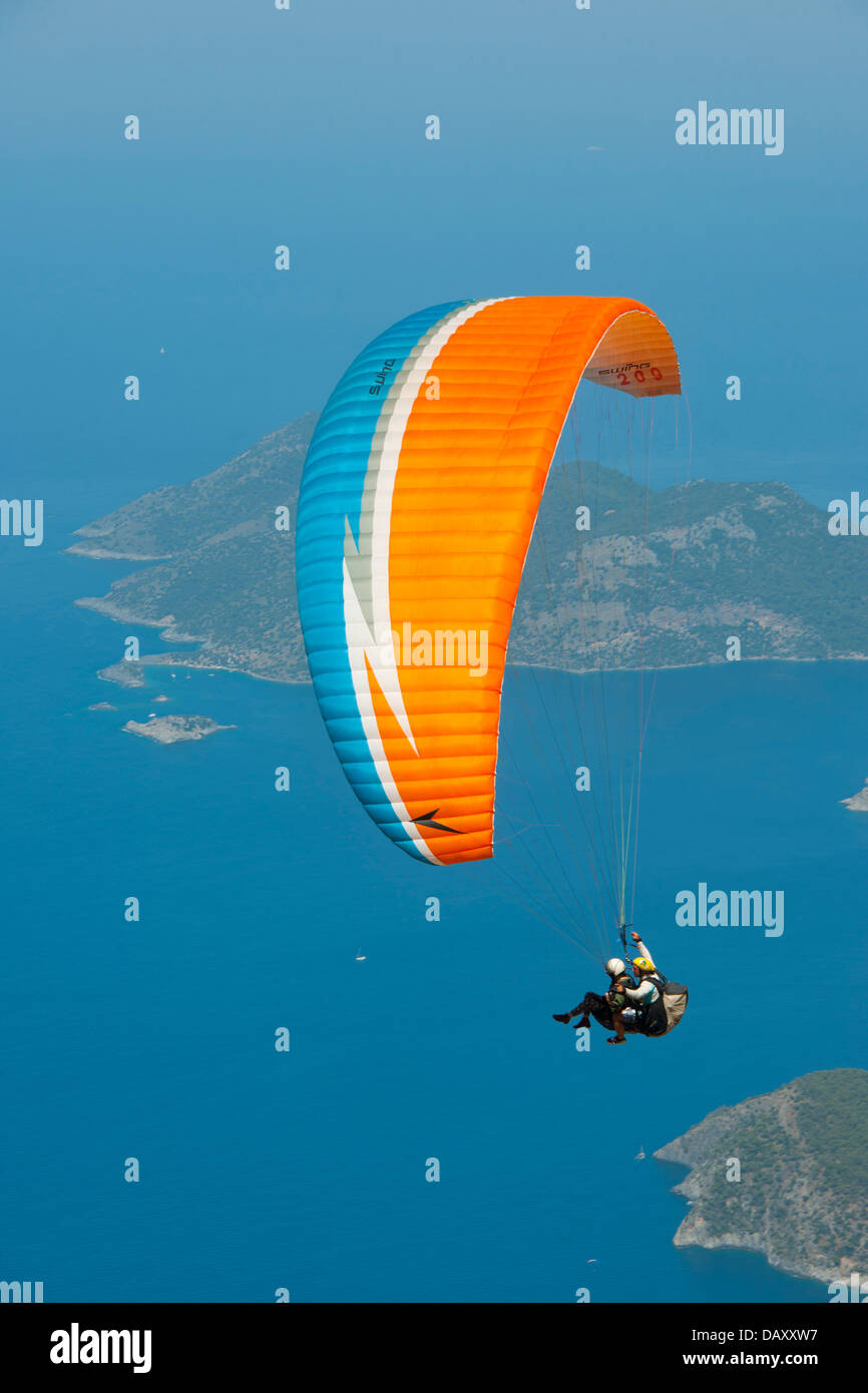 Türkei, Provinz Mugla, Fethiye, Ölü Deniz, Paragliding vom Babadagi Stock Photo