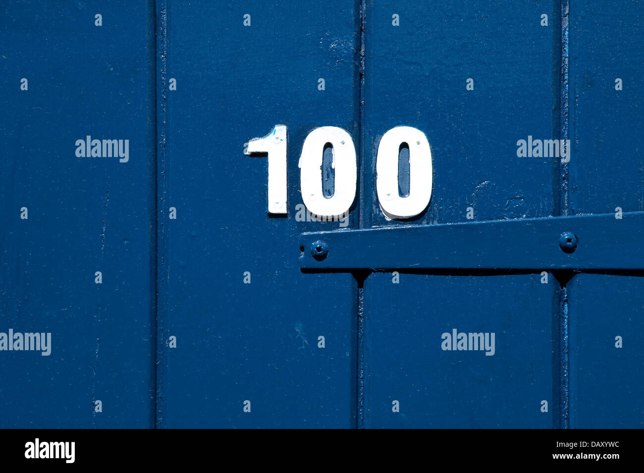 Numbers one to one hundred hi-res stock photography and